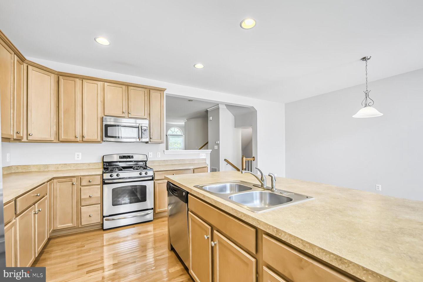 42952 MILTEC TER, CHANTILLY, Virginia 20152, 3 Bedrooms Bedrooms, ,2 BathroomsBathrooms,Residential,For sale,42952 MILTEC TER,VALO2096200 MLS # VALO2096200