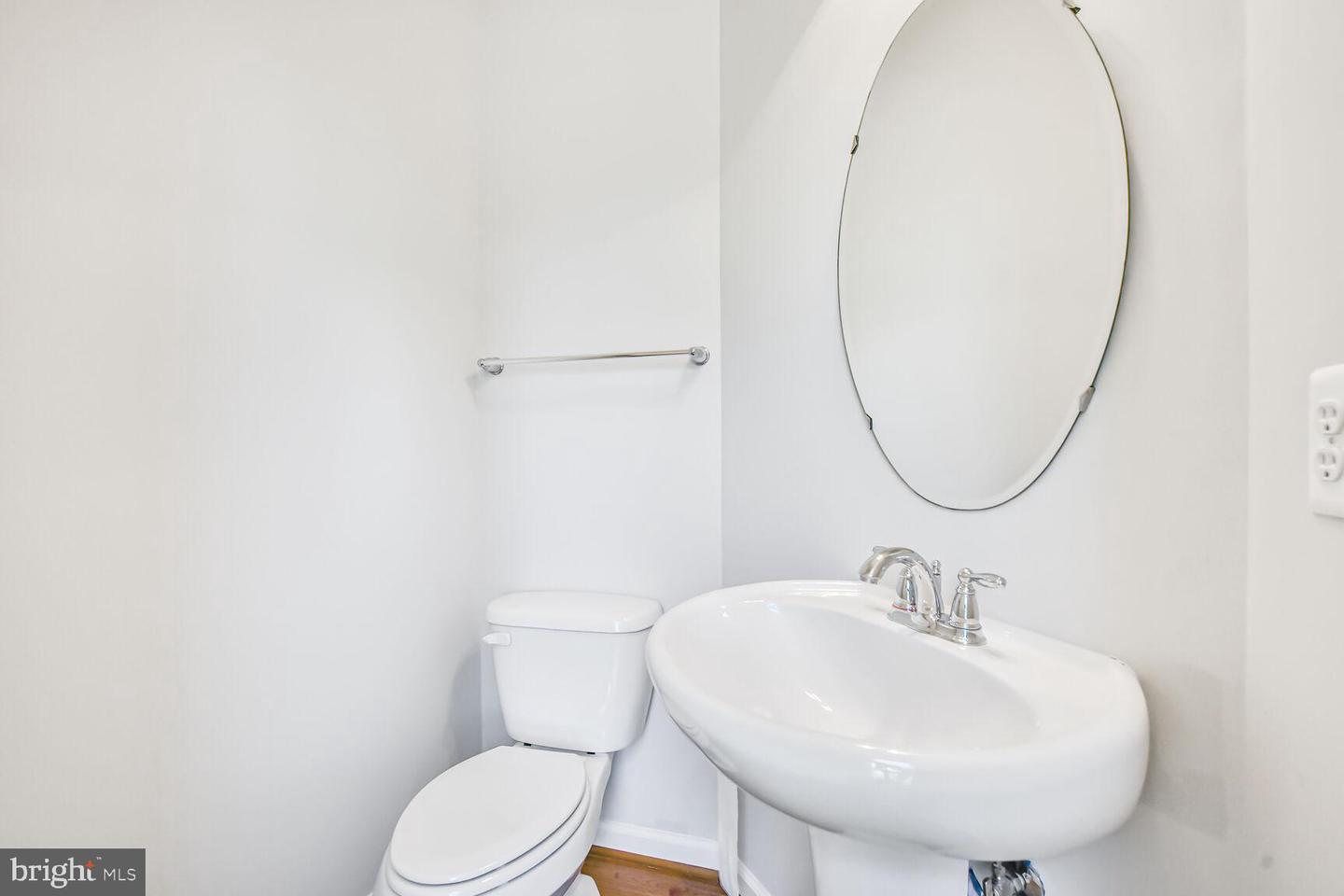 42952 MILTEC TER, CHANTILLY, Virginia 20152, 3 Bedrooms Bedrooms, ,2 BathroomsBathrooms,Residential,For sale,42952 MILTEC TER,VALO2096200 MLS # VALO2096200