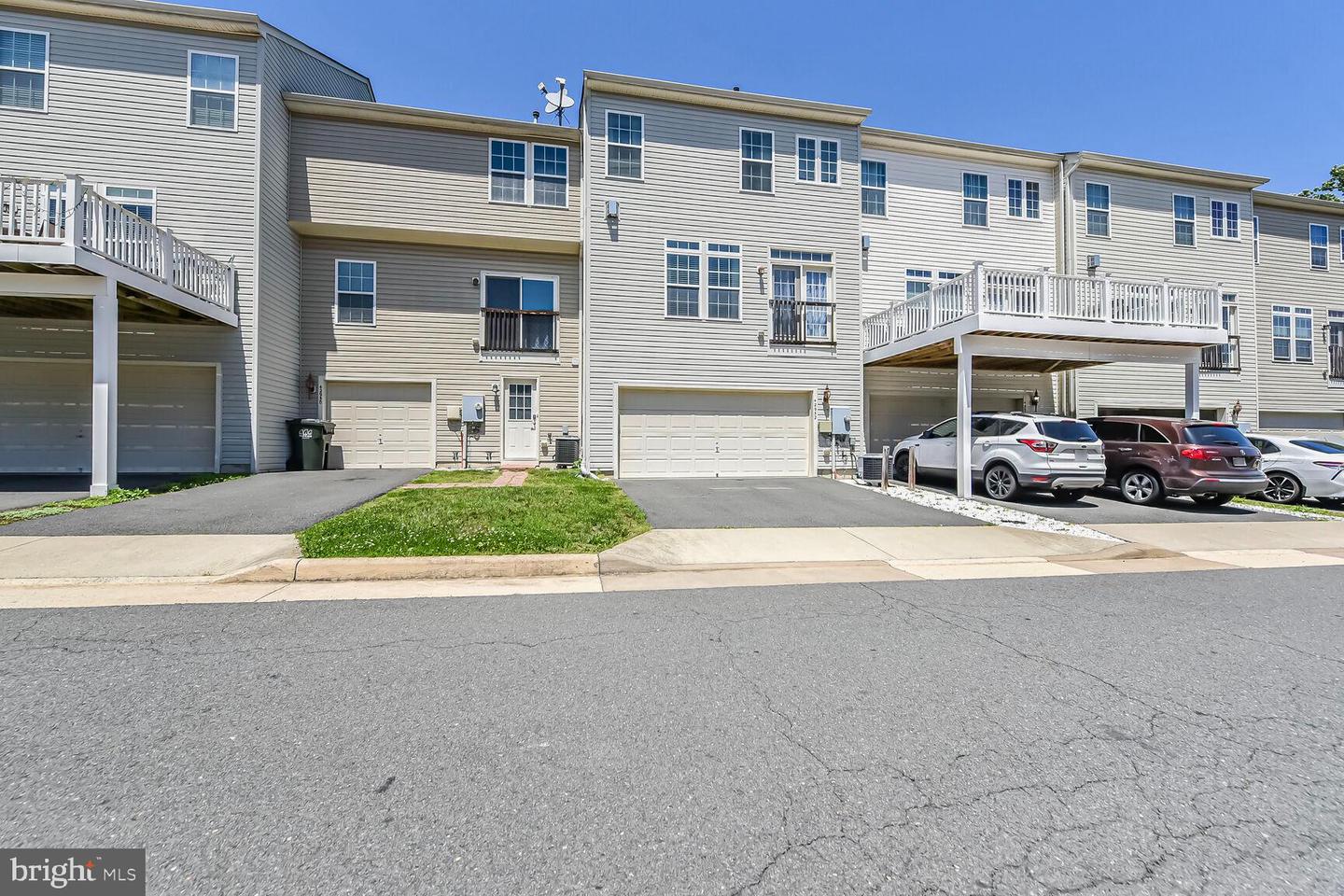 42952 MILTEC TER, CHANTILLY, Virginia 20152, 3 Bedrooms Bedrooms, ,2 BathroomsBathrooms,Residential,For sale,42952 MILTEC TER,VALO2096200 MLS # VALO2096200