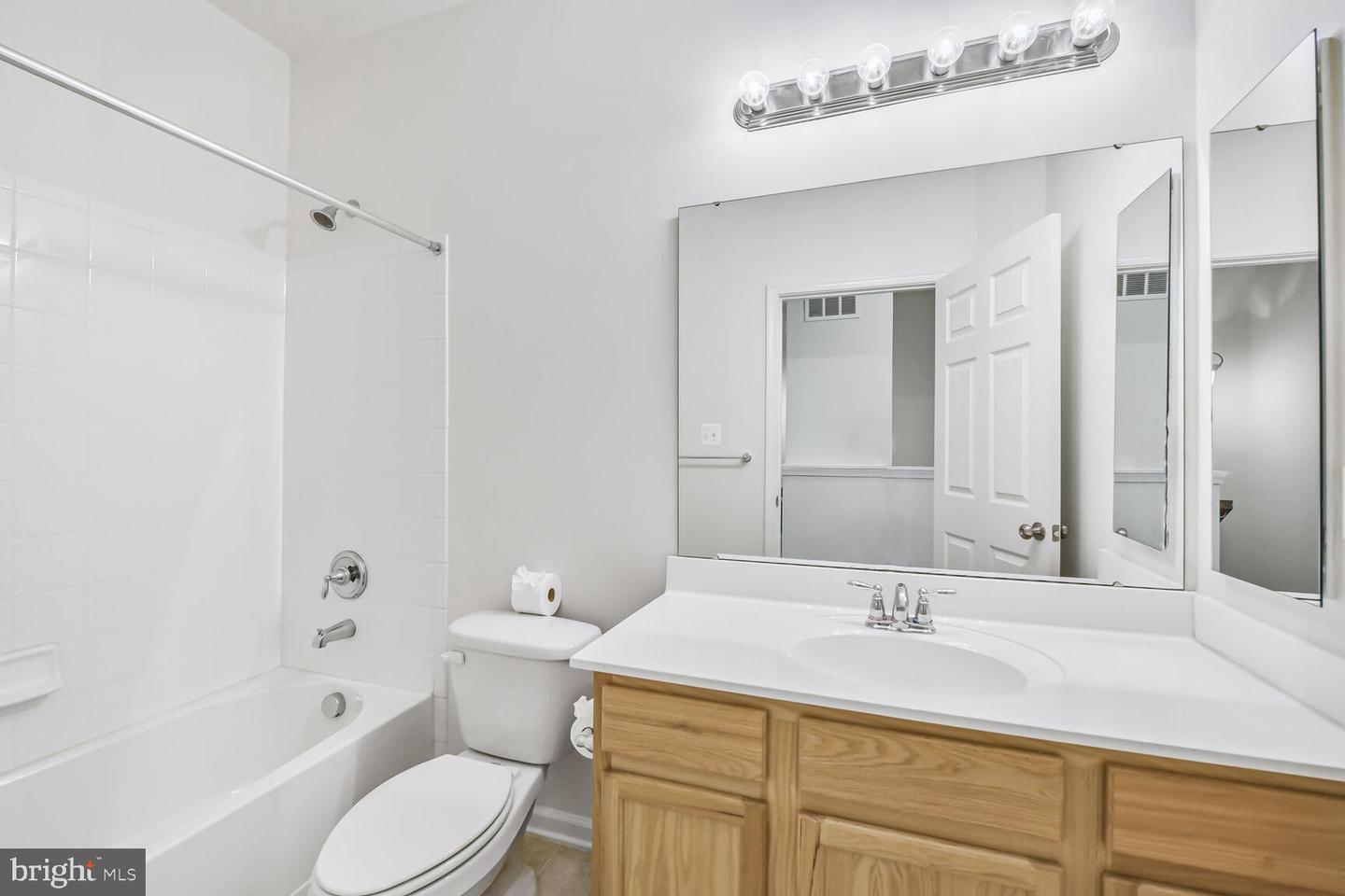 42952 MILTEC TER, CHANTILLY, Virginia 20152, 3 Bedrooms Bedrooms, ,2 BathroomsBathrooms,Residential,For sale,42952 MILTEC TER,VALO2096200 MLS # VALO2096200