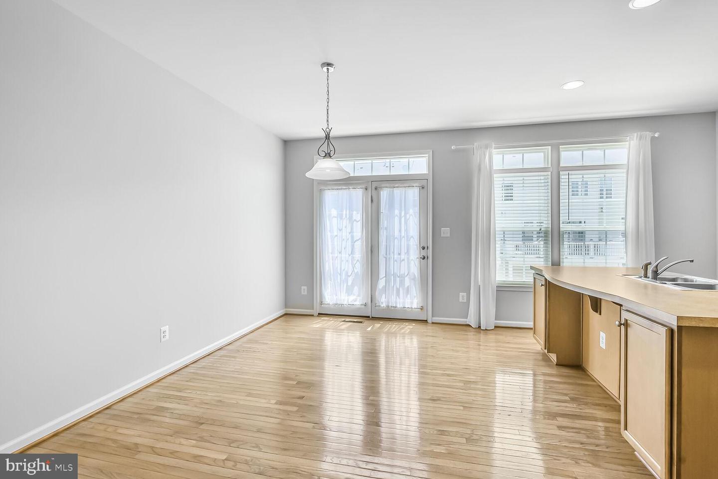 42952 MILTEC TER, CHANTILLY, Virginia 20152, 3 Bedrooms Bedrooms, ,2 BathroomsBathrooms,Residential,For sale,42952 MILTEC TER,VALO2096200 MLS # VALO2096200