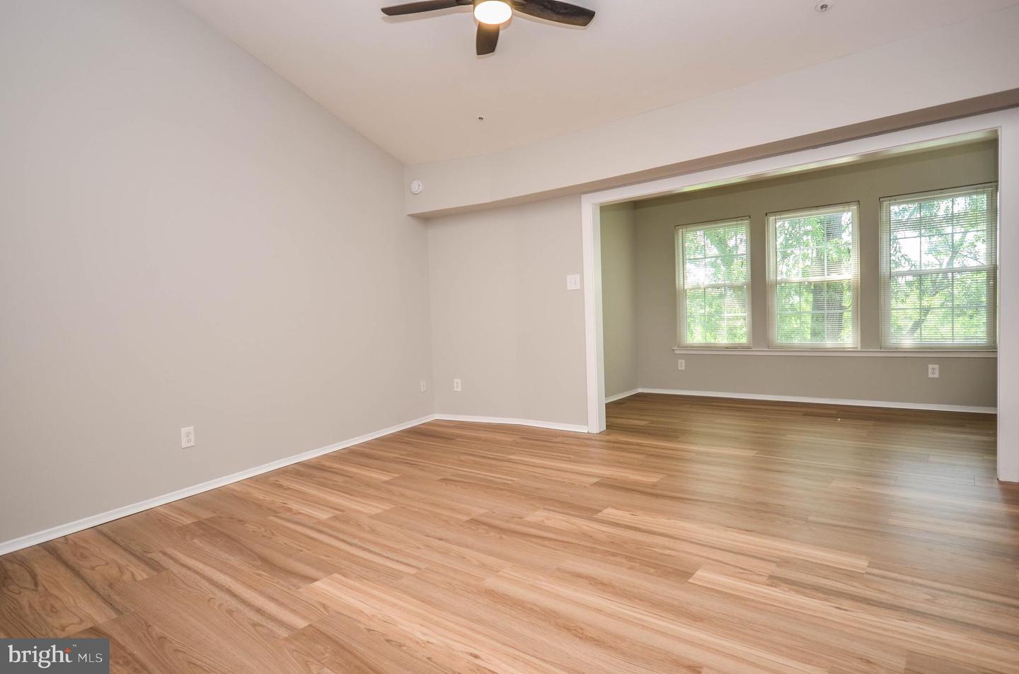3313 WYNDHAM CIR #4209, ALEXANDRIA, Virginia 22302, 1 Bedroom Bedrooms, ,1 BathroomBathrooms,Residential,For sale,3313 WYNDHAM CIR #4209,VAAX2045474 MLS # VAAX2045474
