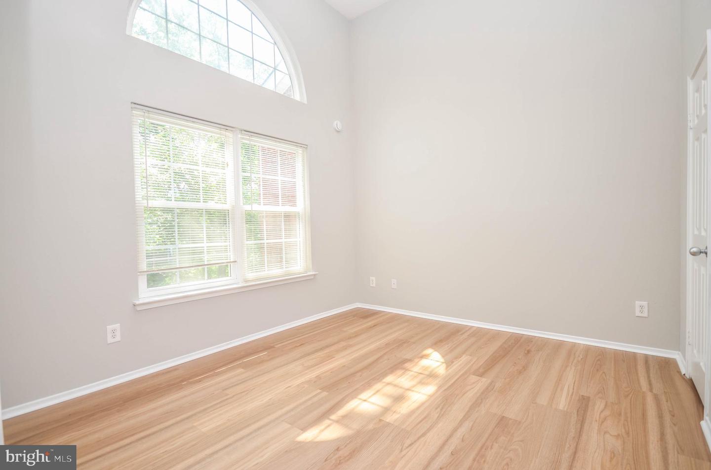 3313 WYNDHAM CIR #4209, ALEXANDRIA, Virginia 22302, 1 Bedroom Bedrooms, ,1 BathroomBathrooms,Residential,For sale,3313 WYNDHAM CIR #4209,VAAX2045474 MLS # VAAX2045474