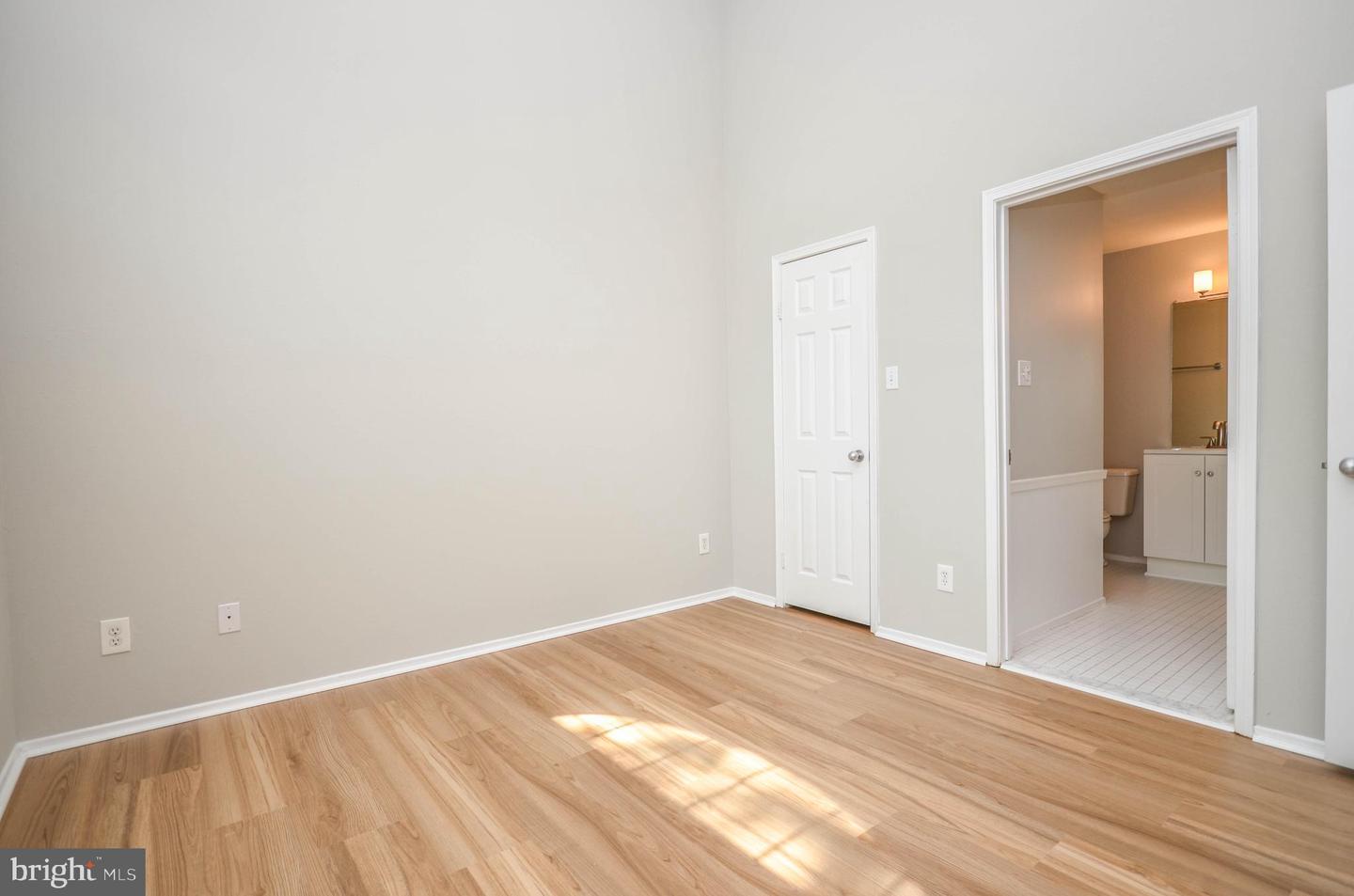 3313 WYNDHAM CIR #4209, ALEXANDRIA, Virginia 22302, 1 Bedroom Bedrooms, ,1 BathroomBathrooms,Residential,For sale,3313 WYNDHAM CIR #4209,VAAX2045474 MLS # VAAX2045474
