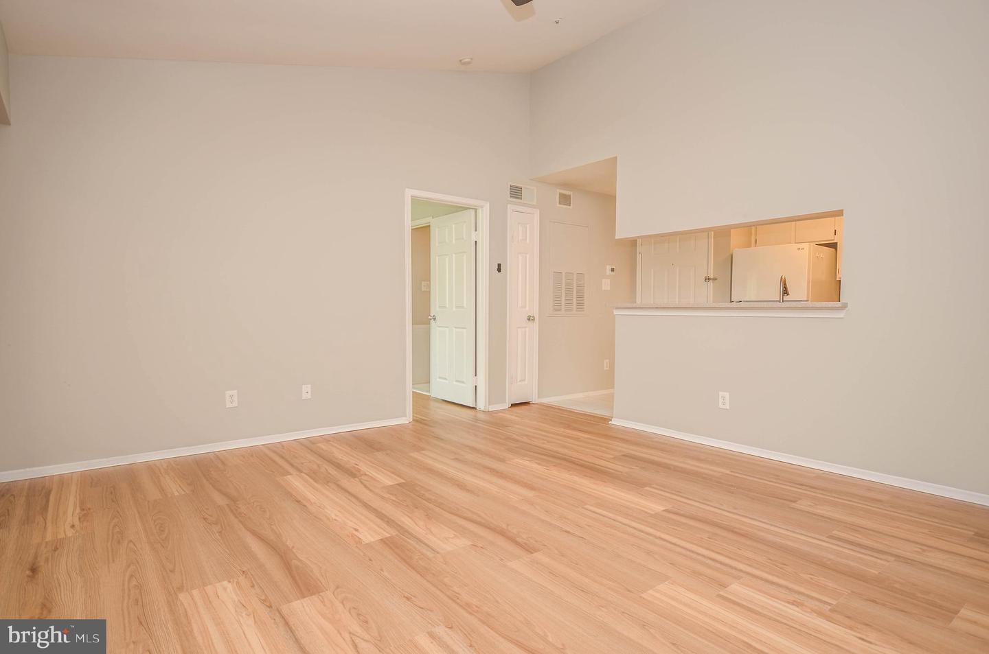 3313 WYNDHAM CIR #4209, ALEXANDRIA, Virginia 22302, 1 Bedroom Bedrooms, ,1 BathroomBathrooms,Residential,For sale,3313 WYNDHAM CIR #4209,VAAX2045474 MLS # VAAX2045474