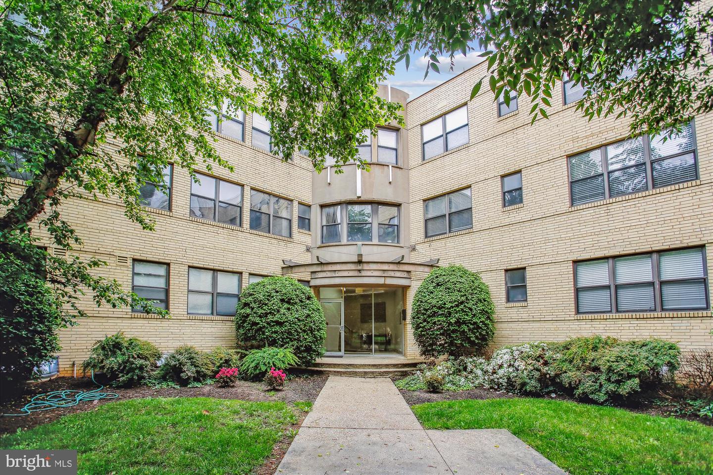 212 OAKWOOD ST SE #211, WASHINGTON, District Of Columbia 20032, 1 Bedroom Bedrooms, ,1 BathroomBathrooms,Residential,For sale,212 OAKWOOD ST SE #211,DCDC2201446 MLS # DCDC2201446