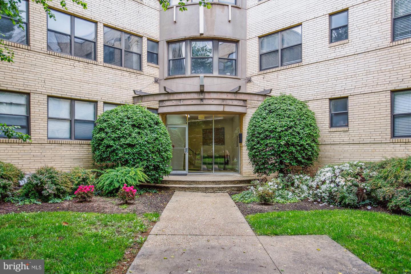 212 OAKWOOD ST SE #211, WASHINGTON, District Of Columbia 20032, 1 Bedroom Bedrooms, ,1 BathroomBathrooms,Residential,For sale,212 OAKWOOD ST SE #211,DCDC2201446 MLS # DCDC2201446