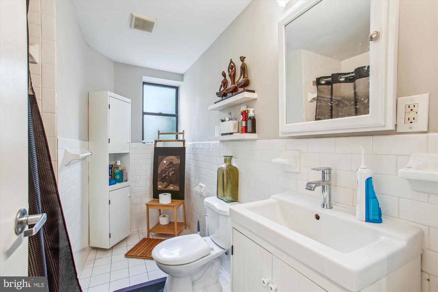 212 OAKWOOD ST SE #211, WASHINGTON, District Of Columbia 20032, 1 Bedroom Bedrooms, ,1 BathroomBathrooms,Residential,For sale,212 OAKWOOD ST SE #211,DCDC2201446 MLS # DCDC2201446