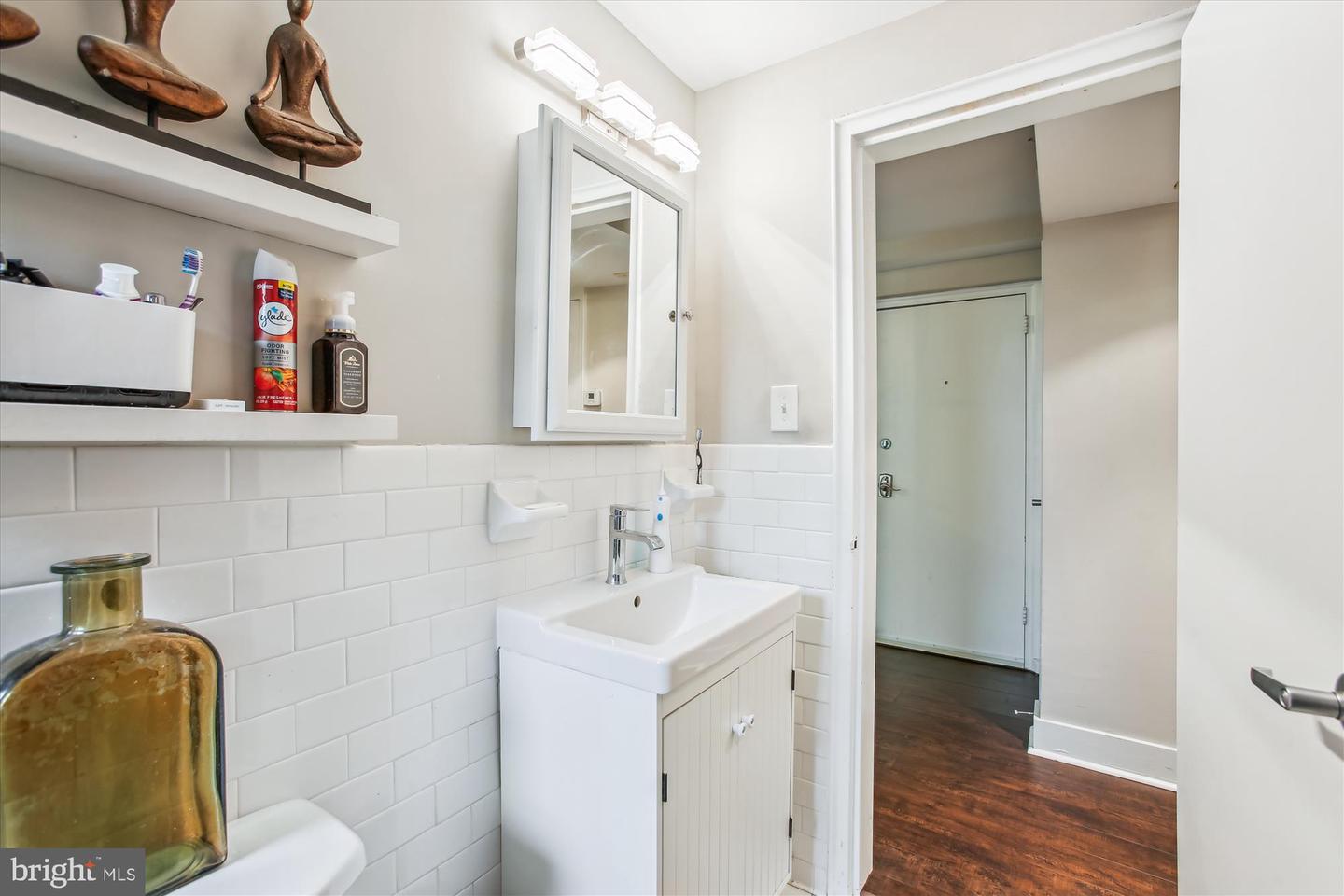 212 OAKWOOD ST SE #211, WASHINGTON, District Of Columbia 20032, 1 Bedroom Bedrooms, ,1 BathroomBathrooms,Residential,For sale,212 OAKWOOD ST SE #211,DCDC2201446 MLS # DCDC2201446