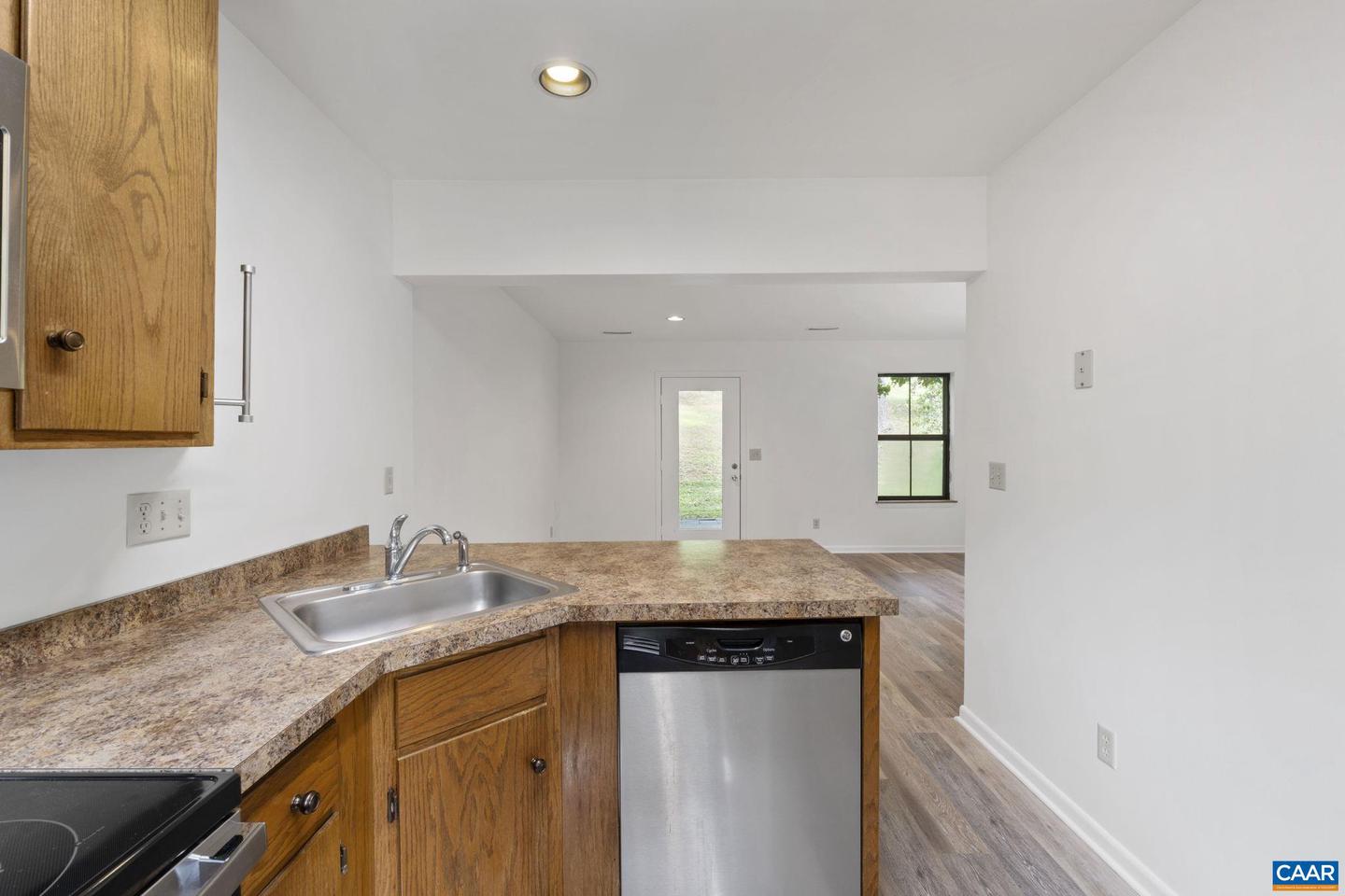 732 EXTON CT, CHARLOTTESVILLE, Virginia 22901, 2 Bedrooms Bedrooms, ,1 BathroomBathrooms,Residential,For sale,732 EXTON CT,664623 MLS # 664623