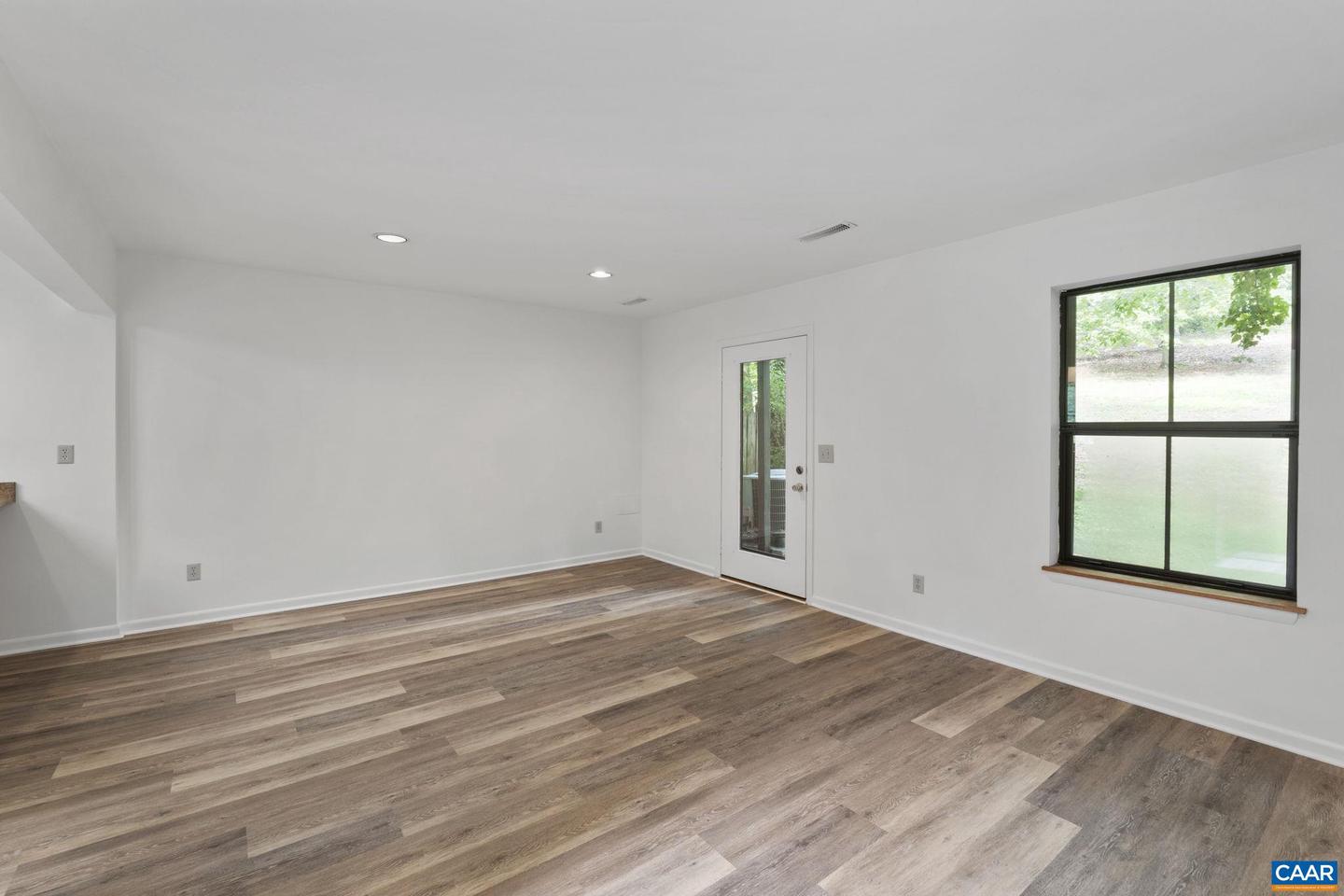 732 EXTON CT, CHARLOTTESVILLE, Virginia 22901, 2 Bedrooms Bedrooms, ,1 BathroomBathrooms,Residential,For sale,732 EXTON CT,664623 MLS # 664623