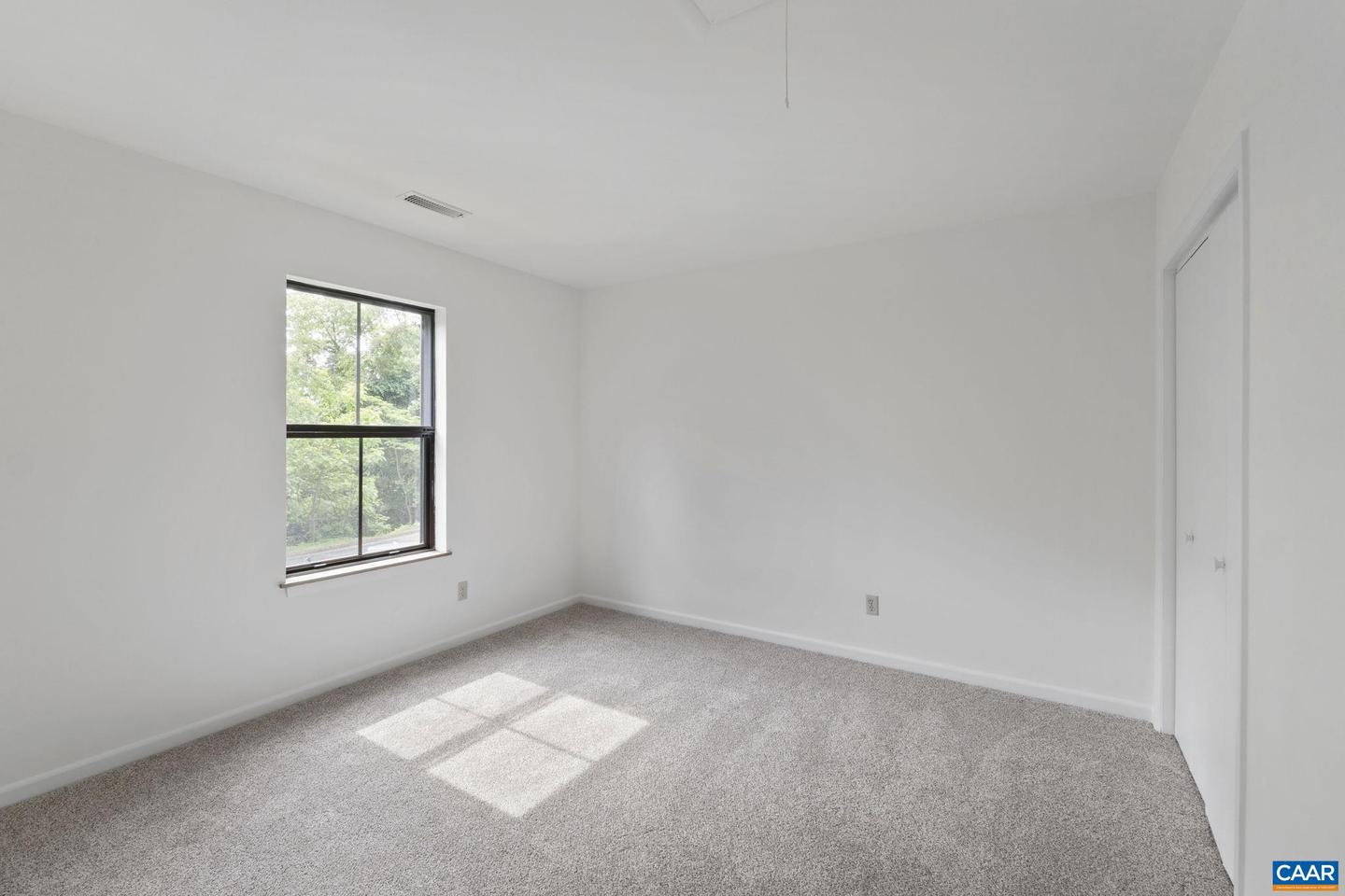732 EXTON CT, CHARLOTTESVILLE, Virginia 22901, 2 Bedrooms Bedrooms, ,1 BathroomBathrooms,Residential,For sale,732 EXTON CT,664623 MLS # 664623