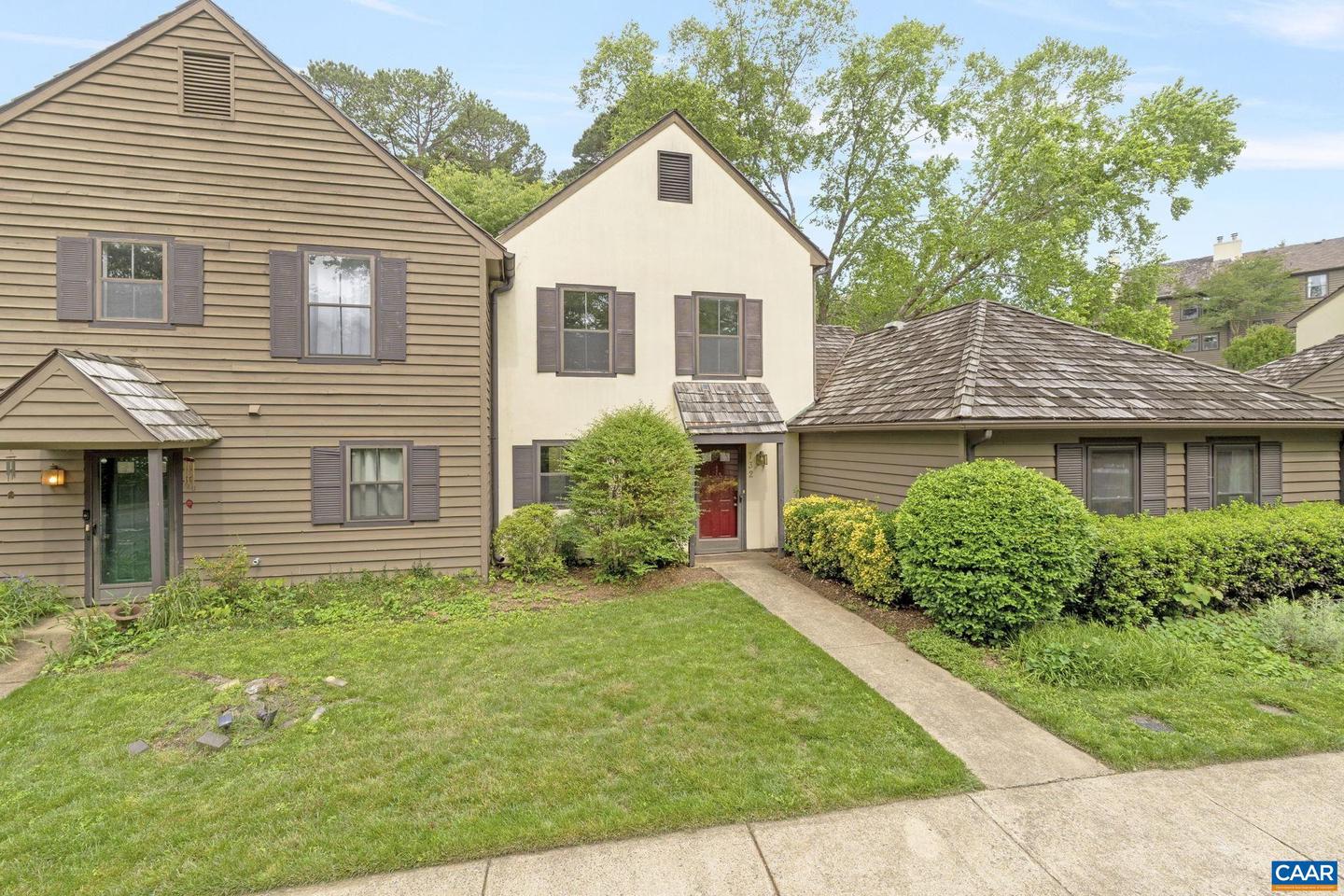 732 EXTON CT, CHARLOTTESVILLE, Virginia 22901, 2 Bedrooms Bedrooms, ,1 BathroomBathrooms,Residential,For sale,732 EXTON CT,664623 MLS # 664623