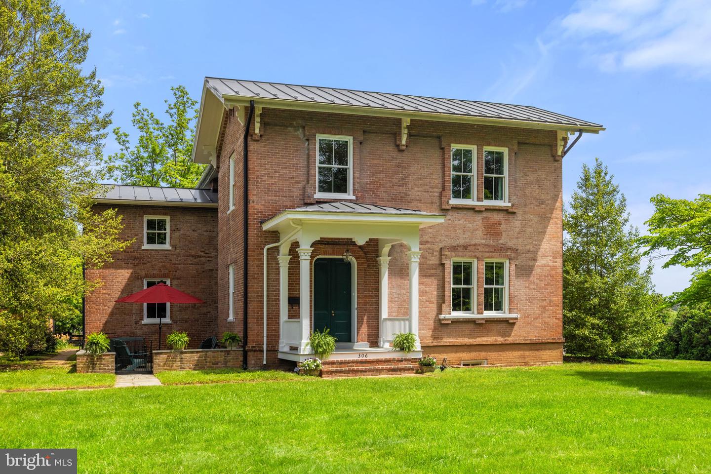 306 W MARKET ST, LEESBURG, Virginia 20176, 3 Bedrooms Bedrooms, ,2 BathroomsBathrooms,Residential,For sale,306 W MARKET ST,VALO2091306 MLS # VALO2091306