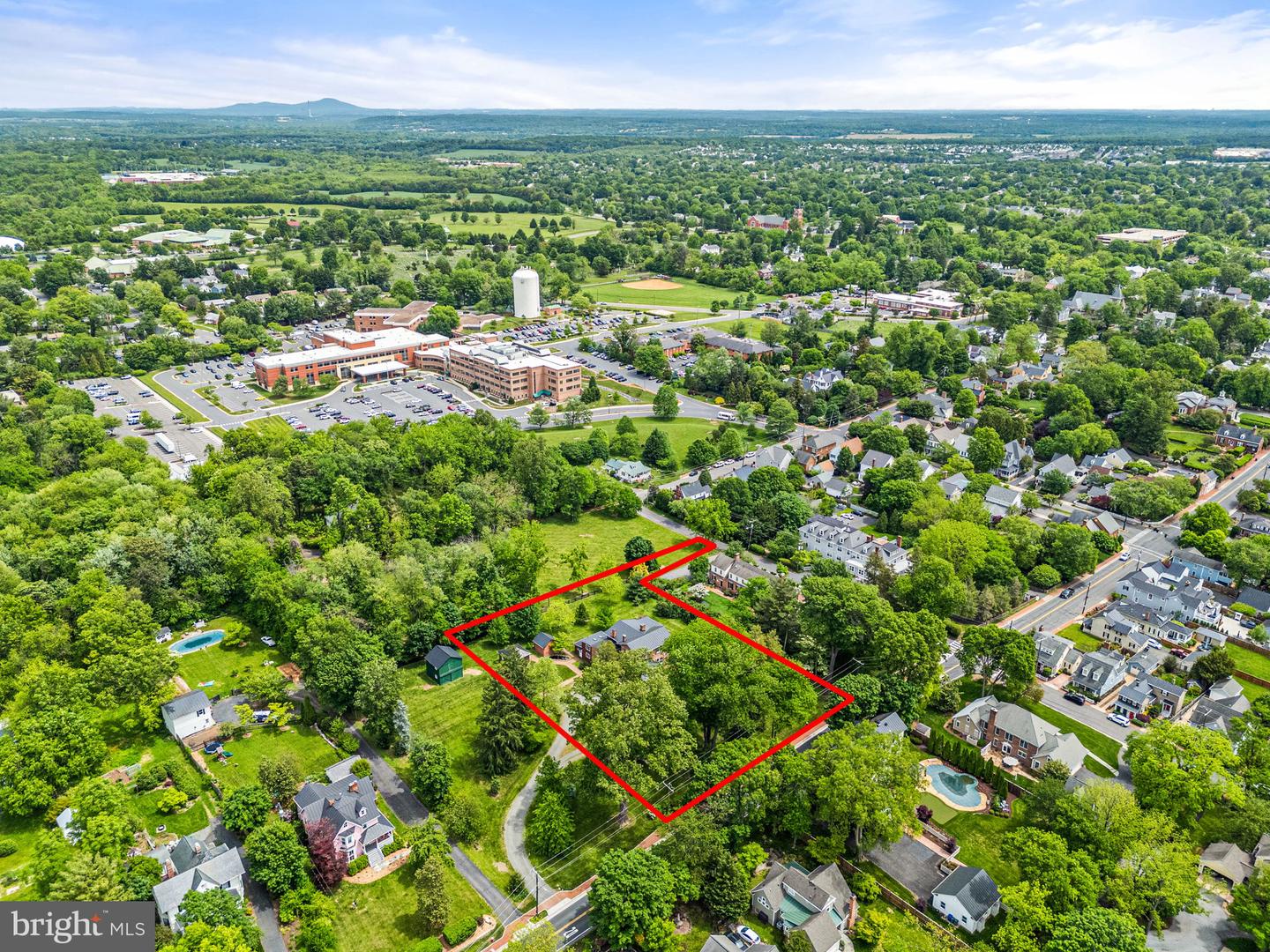 306 W MARKET ST, LEESBURG, Virginia 20176, 3 Bedrooms Bedrooms, ,2 BathroomsBathrooms,Residential,For sale,306 W MARKET ST,VALO2091306 MLS # VALO2091306