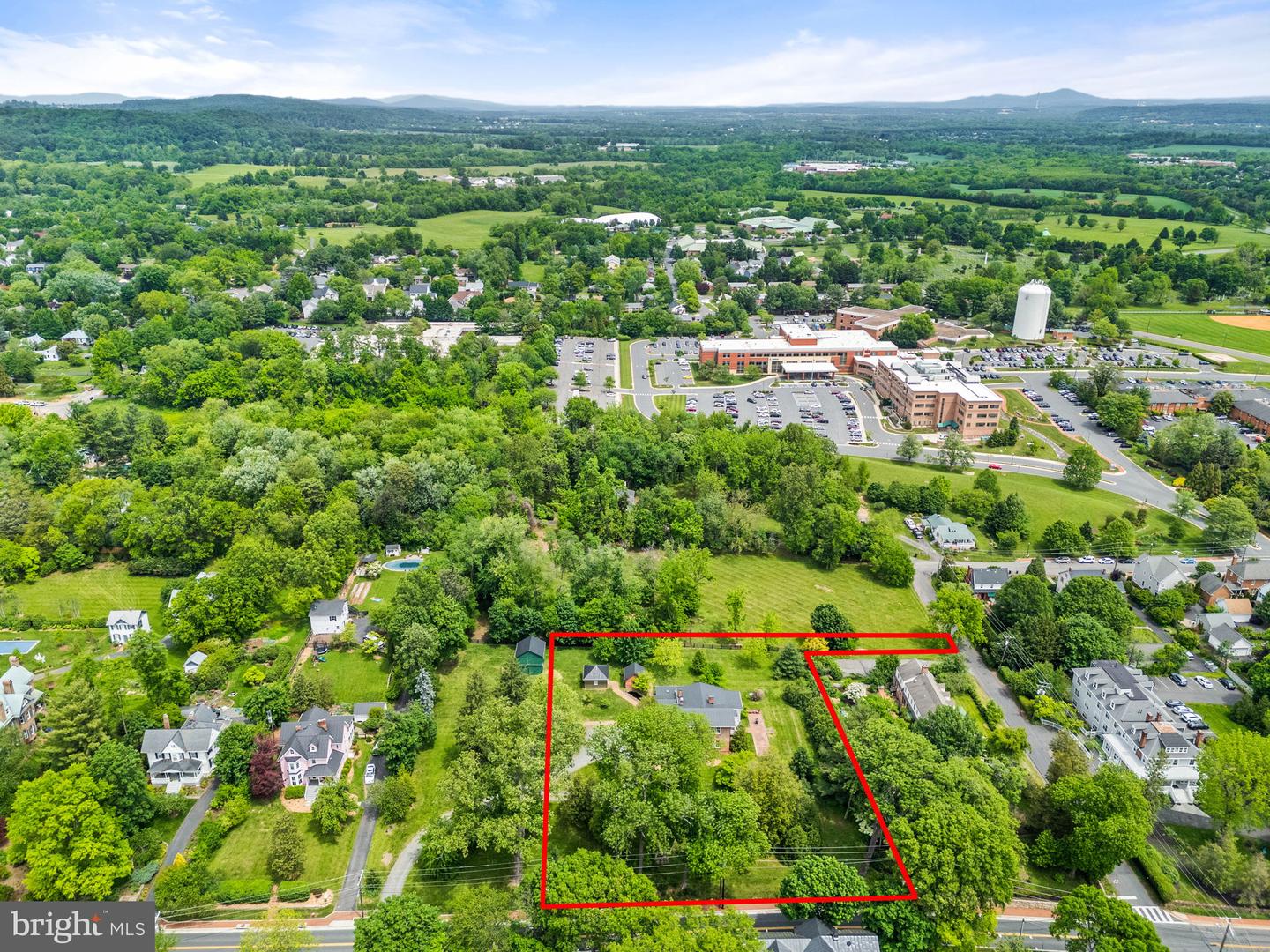 306 W MARKET ST, LEESBURG, Virginia 20176, 3 Bedrooms Bedrooms, ,2 BathroomsBathrooms,Residential,For sale,306 W MARKET ST,VALO2091306 MLS # VALO2091306