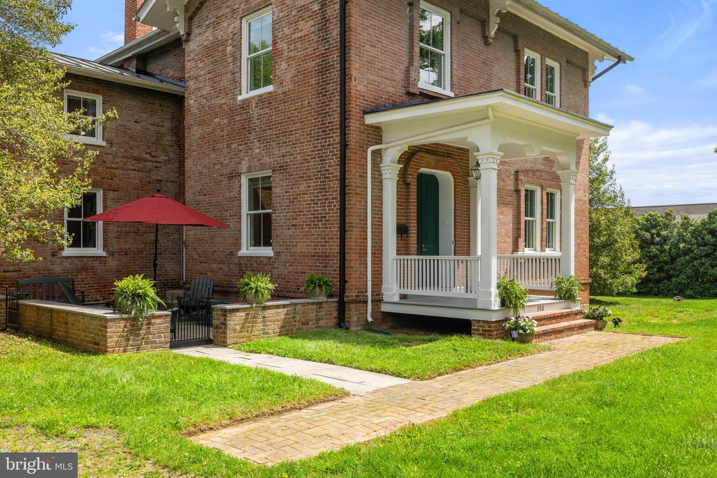 306 W MARKET ST, LEESBURG, Virginia 20176, 3 Bedrooms Bedrooms, ,2 BathroomsBathrooms,Residential,For sale,306 W MARKET ST,VALO2091306 MLS # VALO2091306