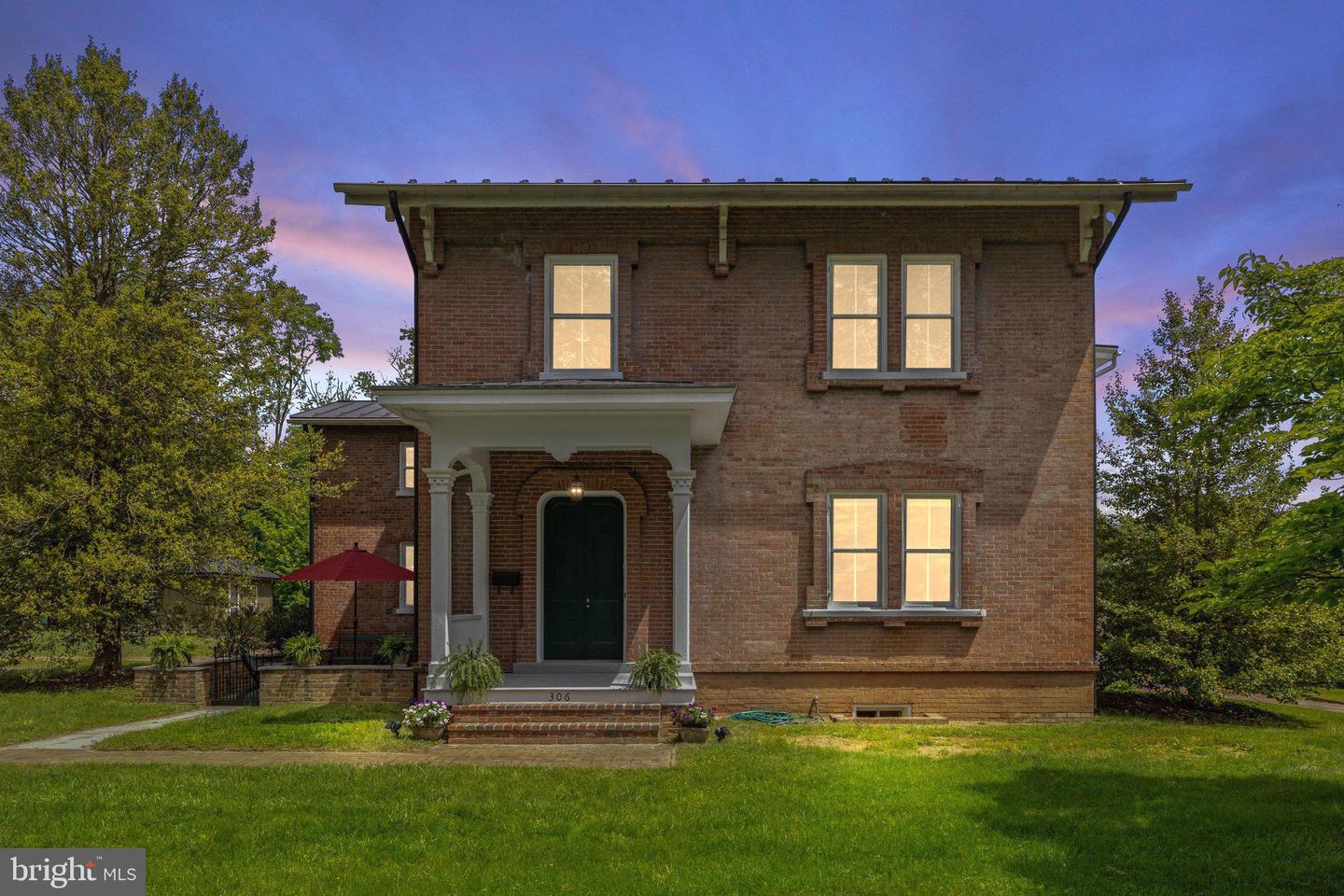 306 W MARKET ST, LEESBURG, Virginia 20176, 3 Bedrooms Bedrooms, ,2 BathroomsBathrooms,Residential,For sale,306 W MARKET ST,VALO2091306 MLS # VALO2091306