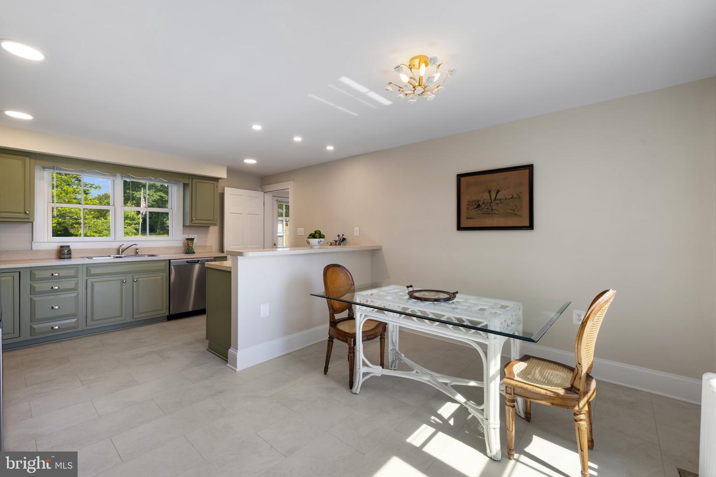 306 W MARKET ST, LEESBURG, Virginia 20176, 3 Bedrooms Bedrooms, ,2 BathroomsBathrooms,Residential,For sale,306 W MARKET ST,VALO2091306 MLS # VALO2091306