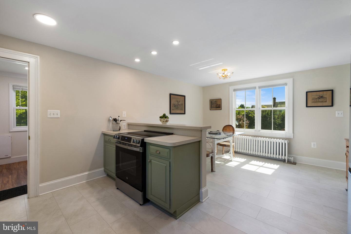 306 W MARKET ST, LEESBURG, Virginia 20176, 3 Bedrooms Bedrooms, ,2 BathroomsBathrooms,Residential,For sale,306 W MARKET ST,VALO2091306 MLS # VALO2091306