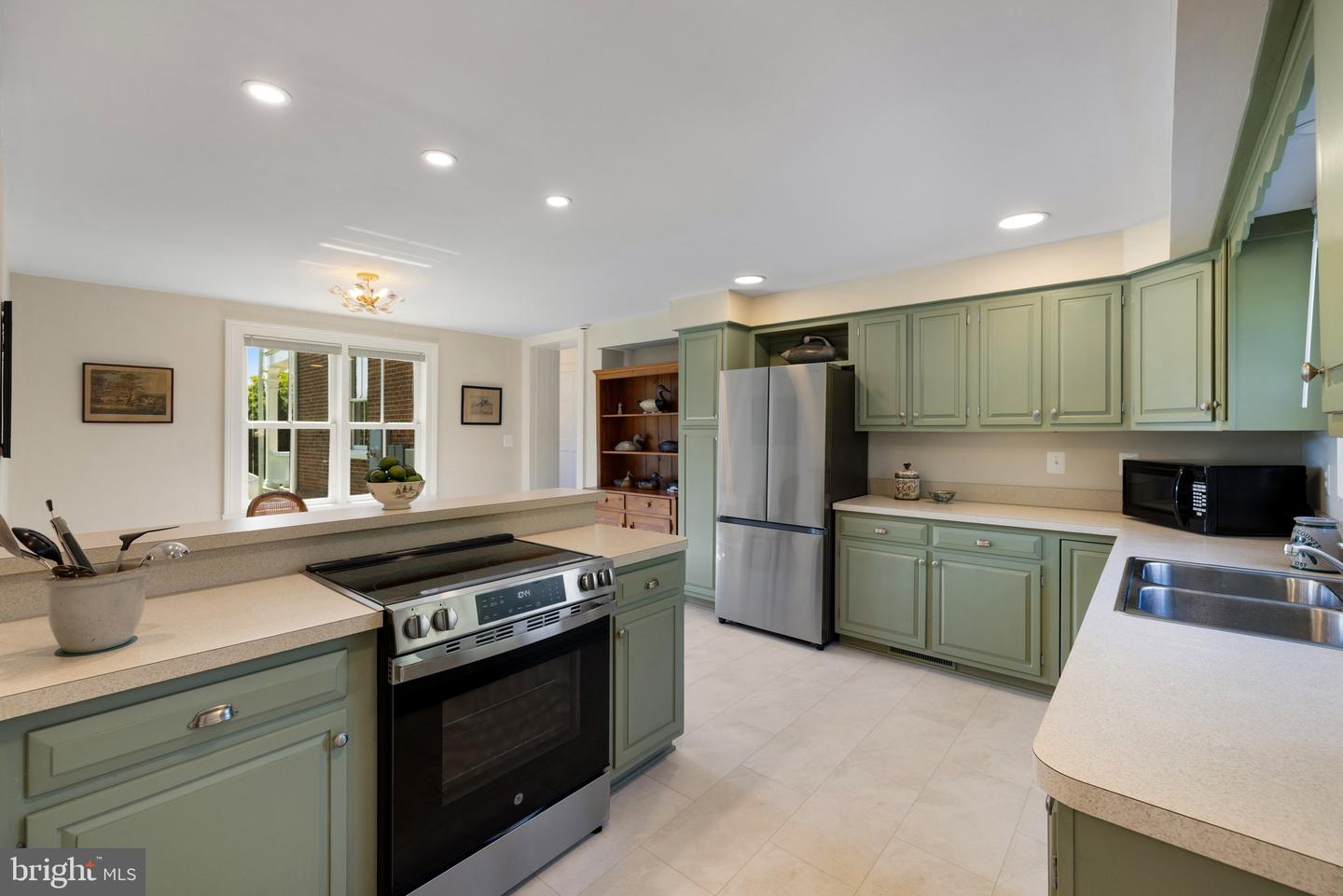 306 W MARKET ST, LEESBURG, Virginia 20176, 3 Bedrooms Bedrooms, ,2 BathroomsBathrooms,Residential,For sale,306 W MARKET ST,VALO2091306 MLS # VALO2091306