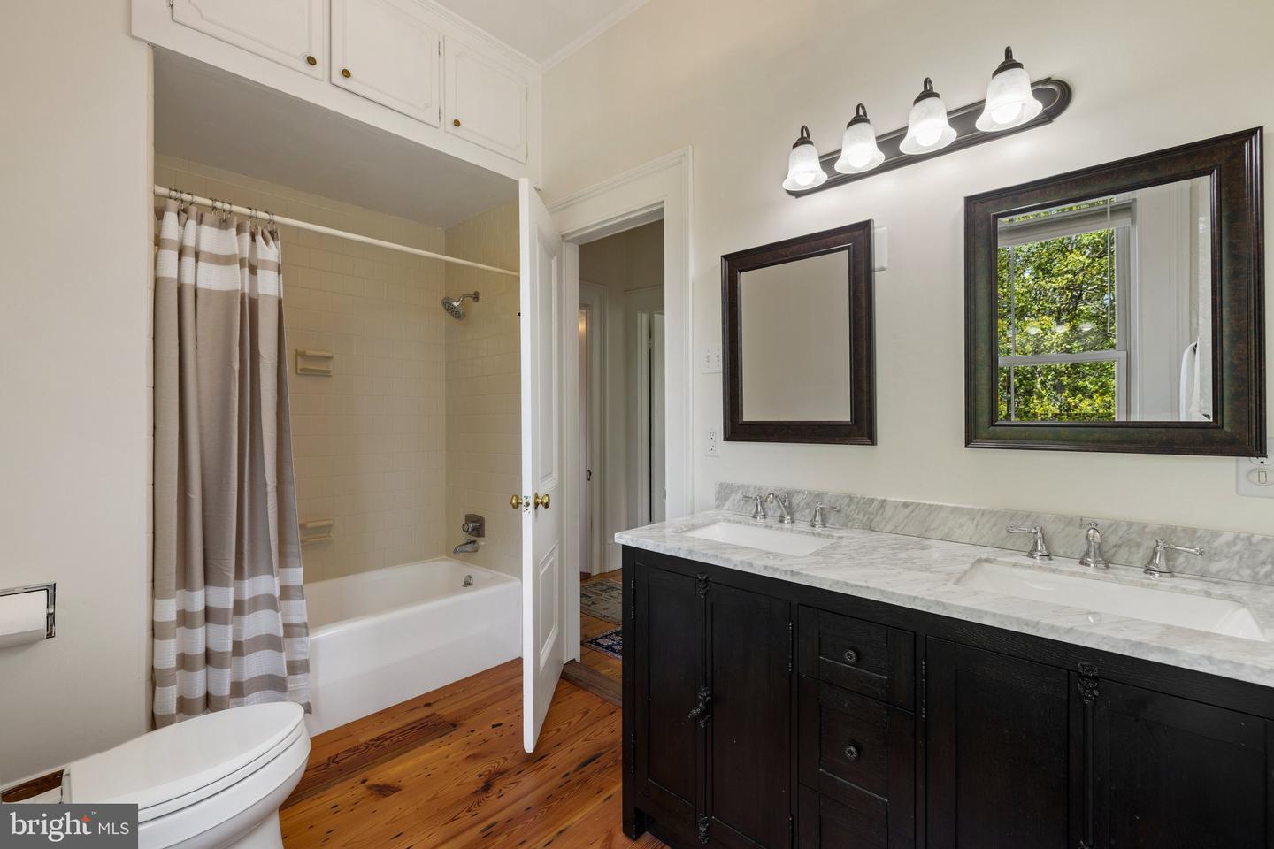 306 W MARKET ST, LEESBURG, Virginia 20176, 3 Bedrooms Bedrooms, ,2 BathroomsBathrooms,Residential,For sale,306 W MARKET ST,VALO2091306 MLS # VALO2091306