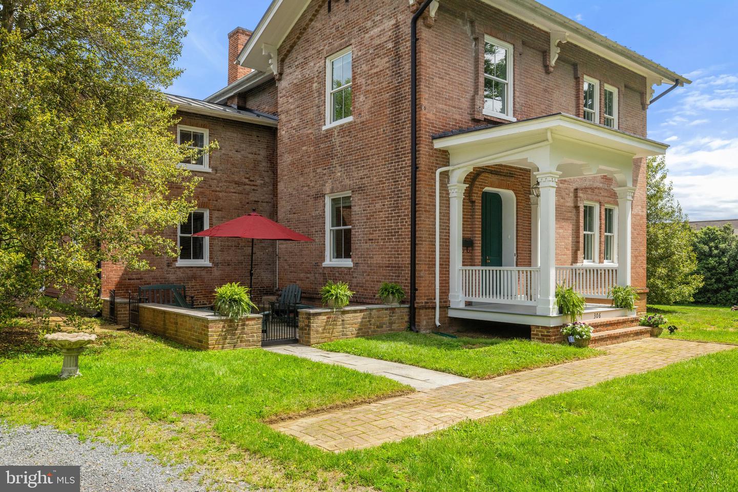 306 W MARKET ST, LEESBURG, Virginia 20176, 3 Bedrooms Bedrooms, ,2 BathroomsBathrooms,Residential,For sale,306 W MARKET ST,VALO2091306 MLS # VALO2091306