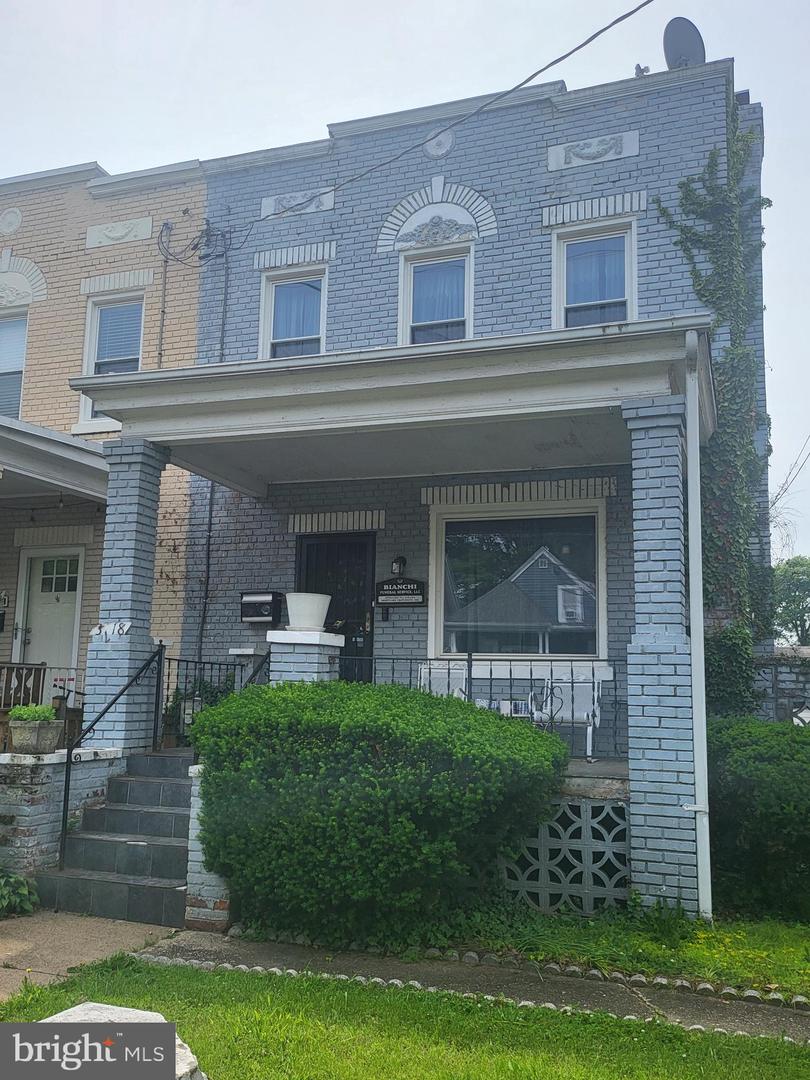 3718 22ND ST NE, WASHINGTON, District Of Columbia 20018, 4 Bedrooms Bedrooms, ,2 BathroomsBathrooms,Residential,For sale,3718 22ND ST NE,DCDC2196644 MLS # DCDC2196644