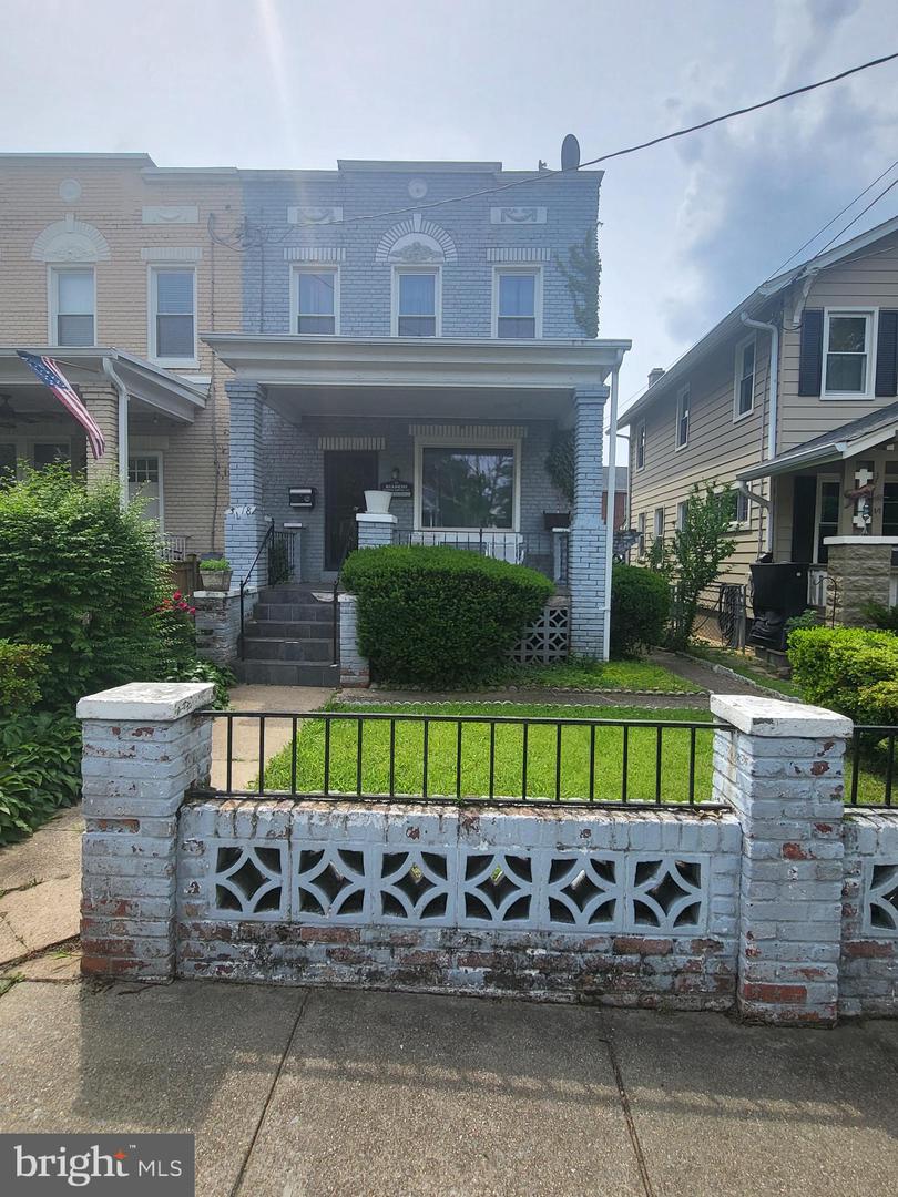 3718 22ND ST NE, WASHINGTON, District Of Columbia 20018, 4 Bedrooms Bedrooms, ,2 BathroomsBathrooms,Residential,For sale,3718 22ND ST NE,DCDC2196644 MLS # DCDC2196644
