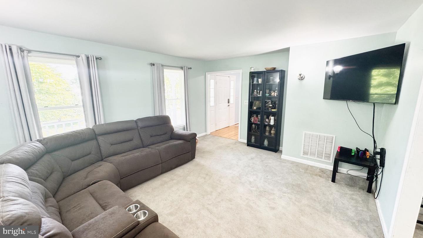 246 CHOPTANK RD, STAFFORD, Virginia 22556, 5 Bedrooms Bedrooms, ,3 BathroomsBathrooms,Residential,For sale,246 CHOPTANK RD,VAST2038544 MLS # VAST2038544