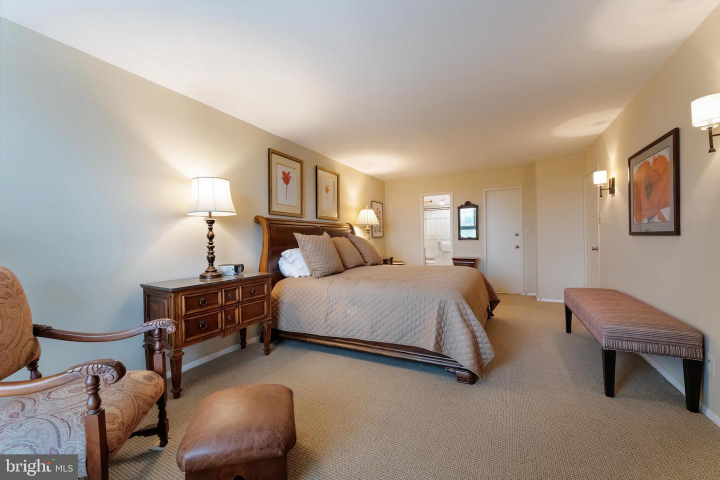 1800 OLD MEADOW RD #321, MCLEAN, Virginia 22102, 2 Bedrooms Bedrooms, 5 Rooms Rooms,2 BathroomsBathrooms,Residential,For sale,1800 OLD MEADOW RD #321,VAFX2238902 MLS # VAFX2238902
