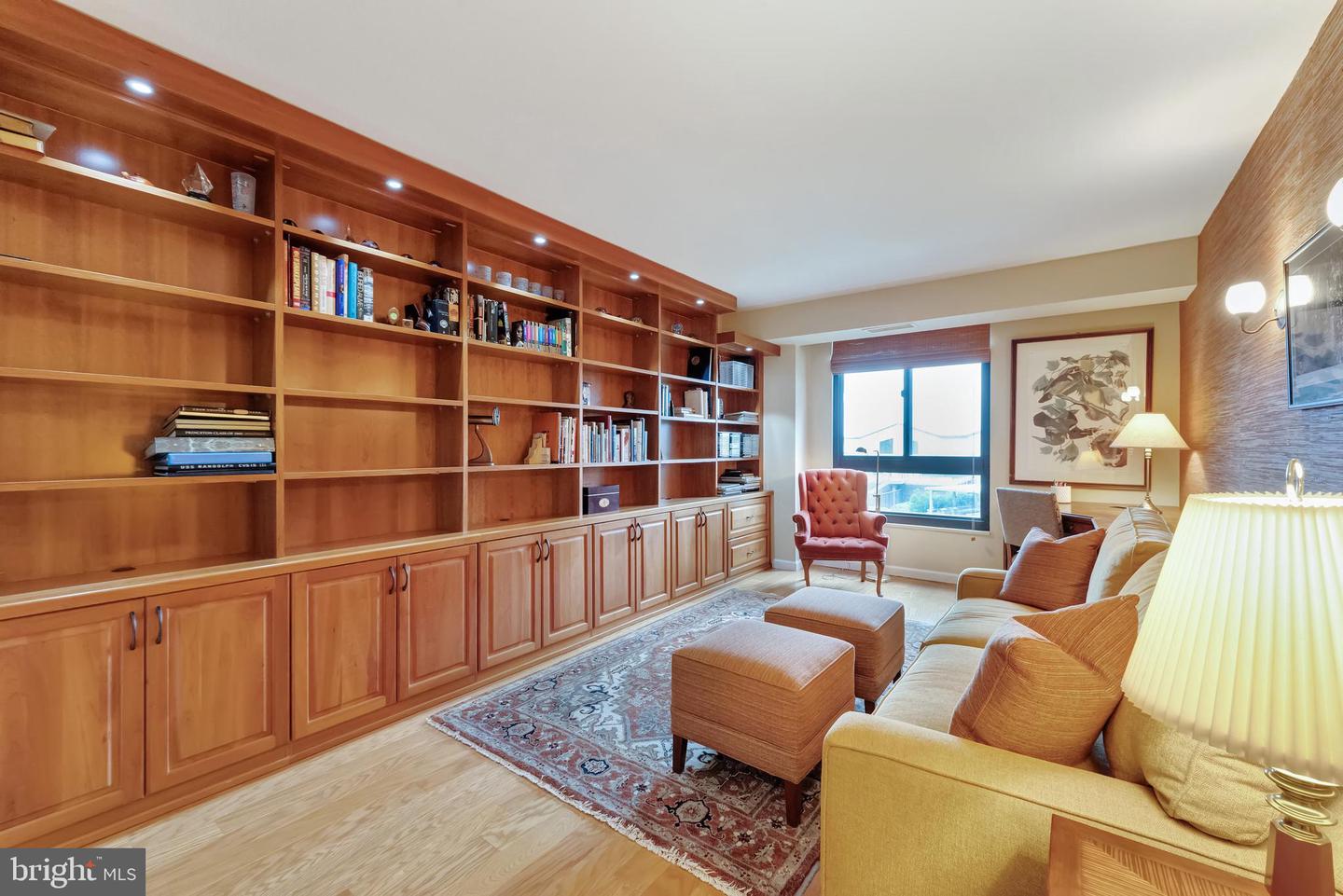 1800 OLD MEADOW RD #321, MCLEAN, Virginia 22102, 2 Bedrooms Bedrooms, 5 Rooms Rooms,2 BathroomsBathrooms,Residential,For sale,1800 OLD MEADOW RD #321,VAFX2238902 MLS # VAFX2238902