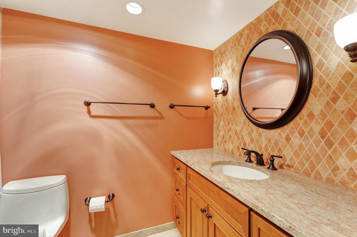 1800 OLD MEADOW RD #321, MCLEAN, Virginia 22102, 2 Bedrooms Bedrooms, 5 Rooms Rooms,2 BathroomsBathrooms,Residential,For sale,1800 OLD MEADOW RD #321,VAFX2238902 MLS # VAFX2238902