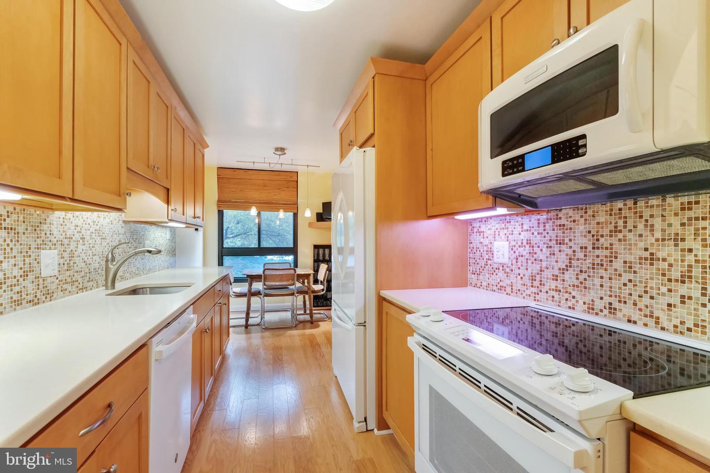 1800 OLD MEADOW RD #321, MCLEAN, Virginia 22102, 2 Bedrooms Bedrooms, 5 Rooms Rooms,2 BathroomsBathrooms,Residential,For sale,1800 OLD MEADOW RD #321,VAFX2238902 MLS # VAFX2238902