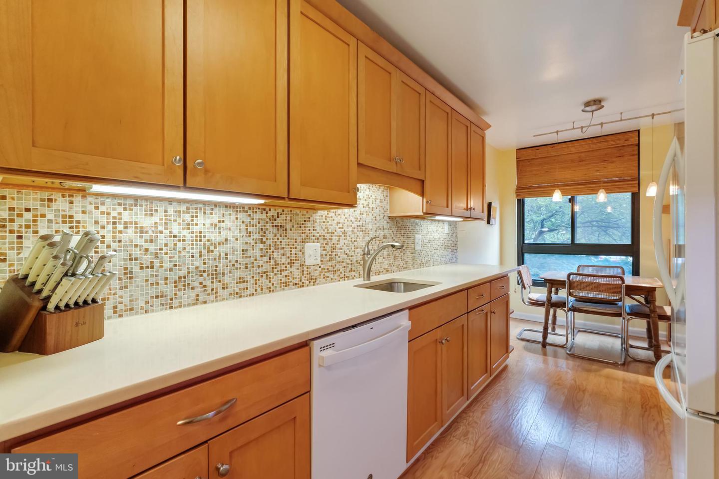 1800 OLD MEADOW RD #321, MCLEAN, Virginia 22102, 2 Bedrooms Bedrooms, 5 Rooms Rooms,2 BathroomsBathrooms,Residential,For sale,1800 OLD MEADOW RD #321,VAFX2238902 MLS # VAFX2238902