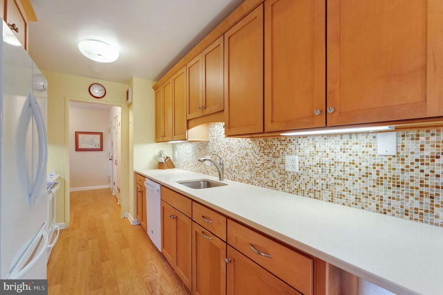 1800 OLD MEADOW RD #321, MCLEAN, Virginia 22102, 2 Bedrooms Bedrooms, 5 Rooms Rooms,2 BathroomsBathrooms,Residential,For sale,1800 OLD MEADOW RD #321,VAFX2238902 MLS # VAFX2238902