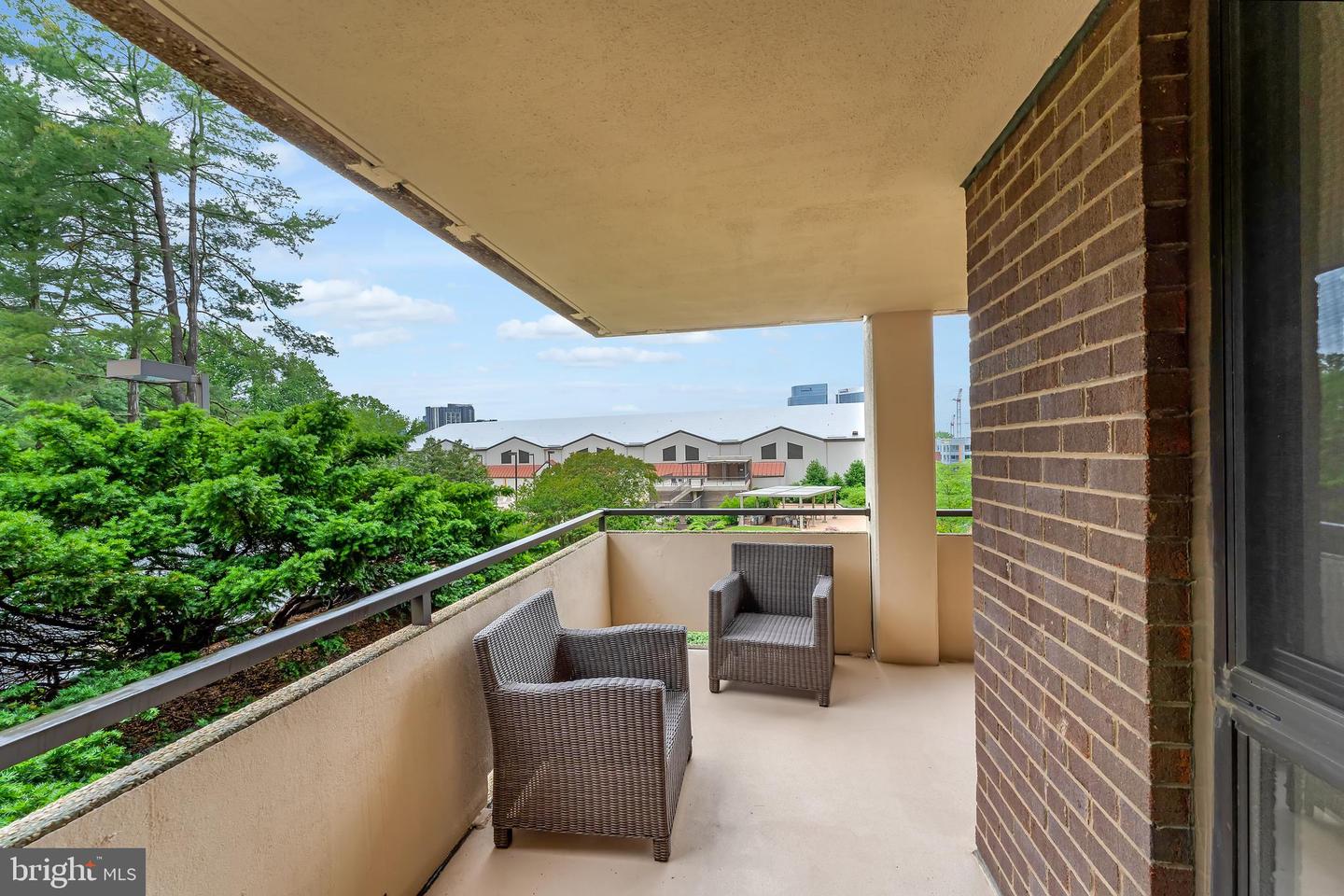 1800 OLD MEADOW RD #321, MCLEAN, Virginia 22102, 2 Bedrooms Bedrooms, 5 Rooms Rooms,2 BathroomsBathrooms,Residential,For sale,1800 OLD MEADOW RD #321,VAFX2238902 MLS # VAFX2238902