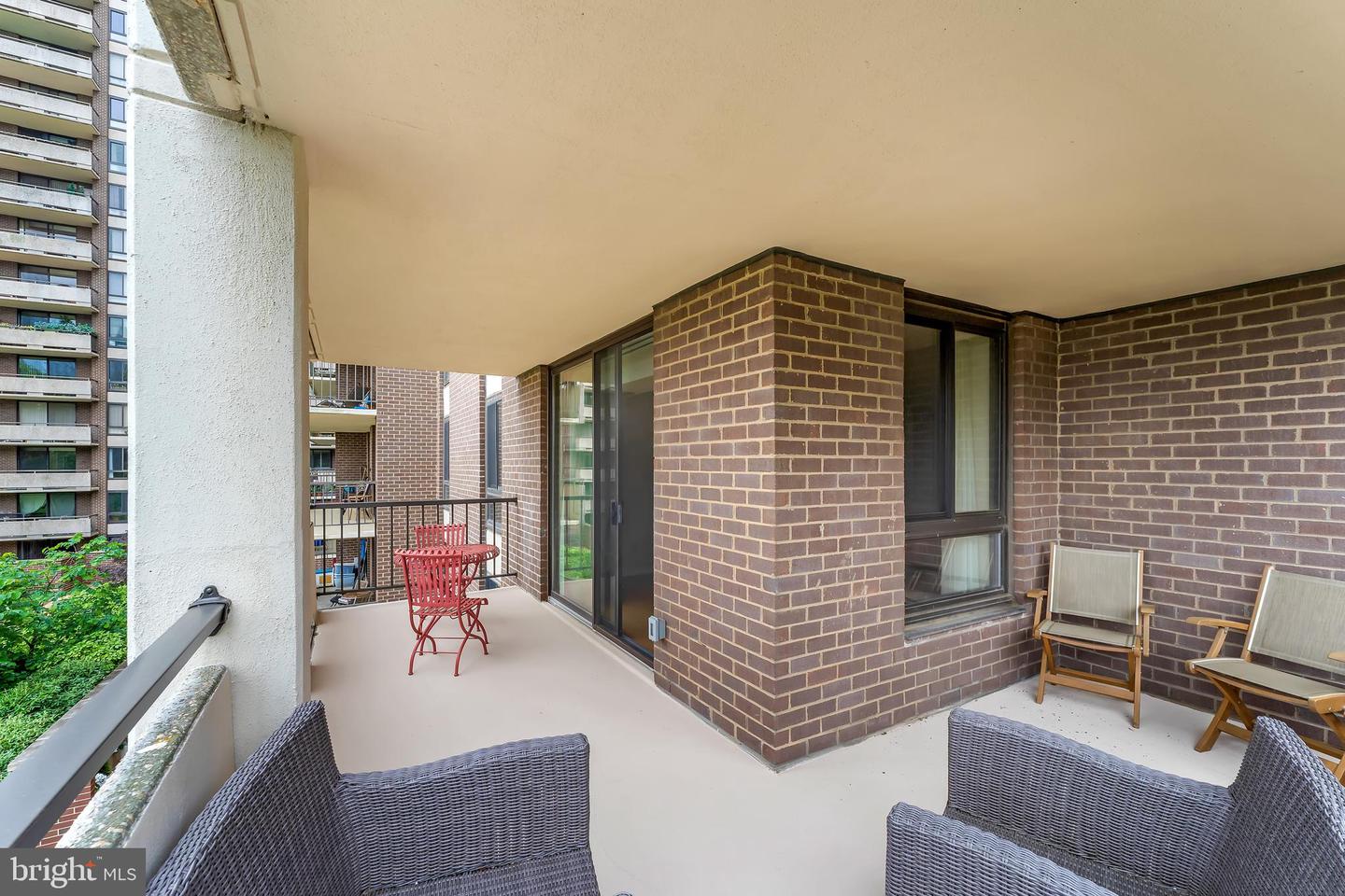 1800 OLD MEADOW RD #321, MCLEAN, Virginia 22102, 2 Bedrooms Bedrooms, 5 Rooms Rooms,2 BathroomsBathrooms,Residential,For sale,1800 OLD MEADOW RD #321,VAFX2238902 MLS # VAFX2238902