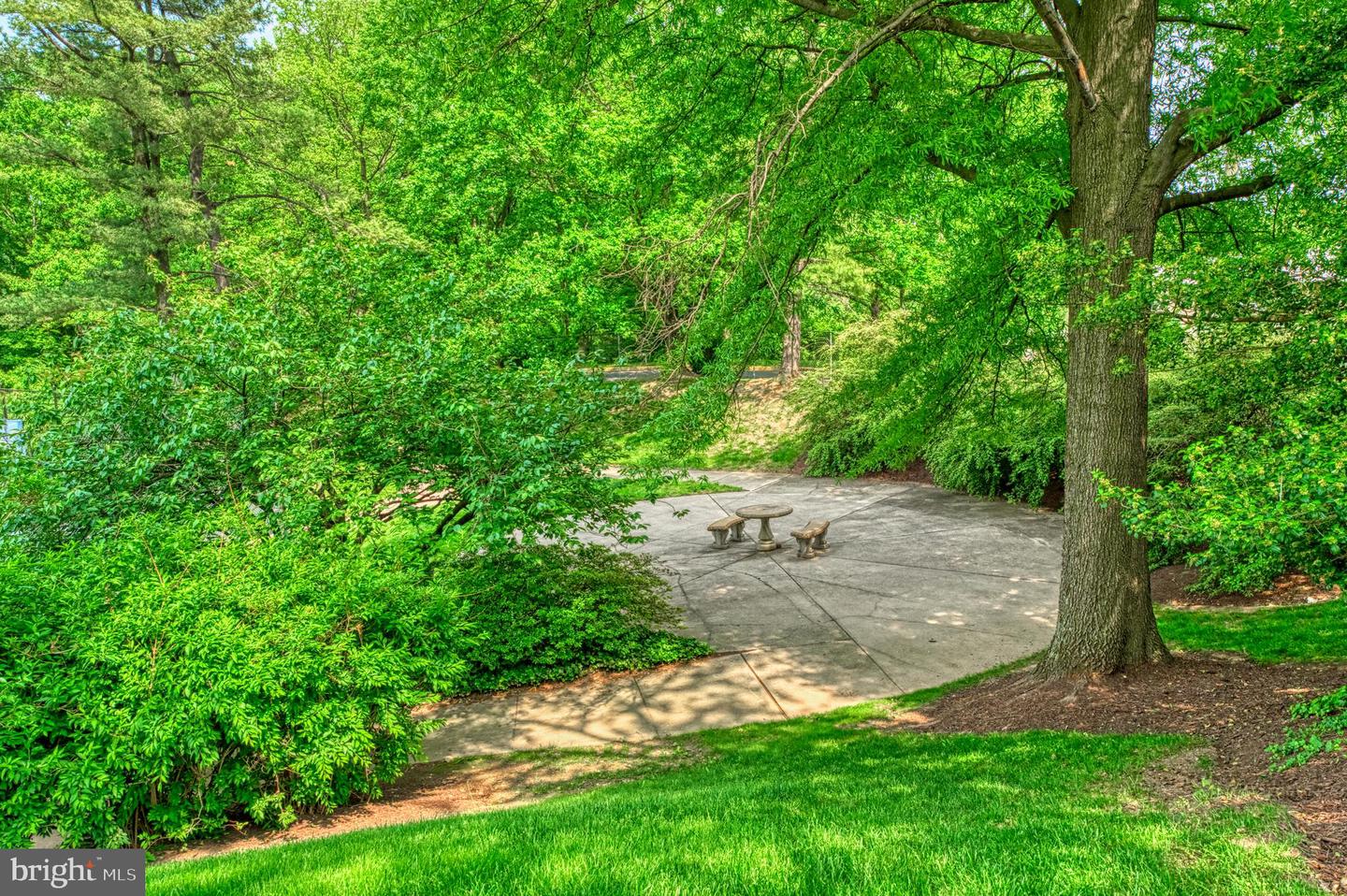 1800 OLD MEADOW RD #321, MCLEAN, Virginia 22102, 2 Bedrooms Bedrooms, 5 Rooms Rooms,2 BathroomsBathrooms,Residential,For sale,1800 OLD MEADOW RD #321,VAFX2238902 MLS # VAFX2238902
