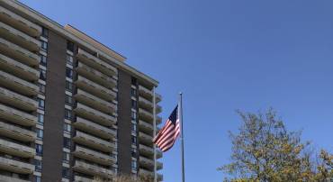 1800 OLD MEADOW RD #321, MCLEAN, Virginia 22102, 2 Bedrooms Bedrooms, 5 Rooms Rooms,2 BathroomsBathrooms,Residential,For sale,1800 OLD MEADOW RD #321,VAFX2238902 MLS # VAFX2238902
