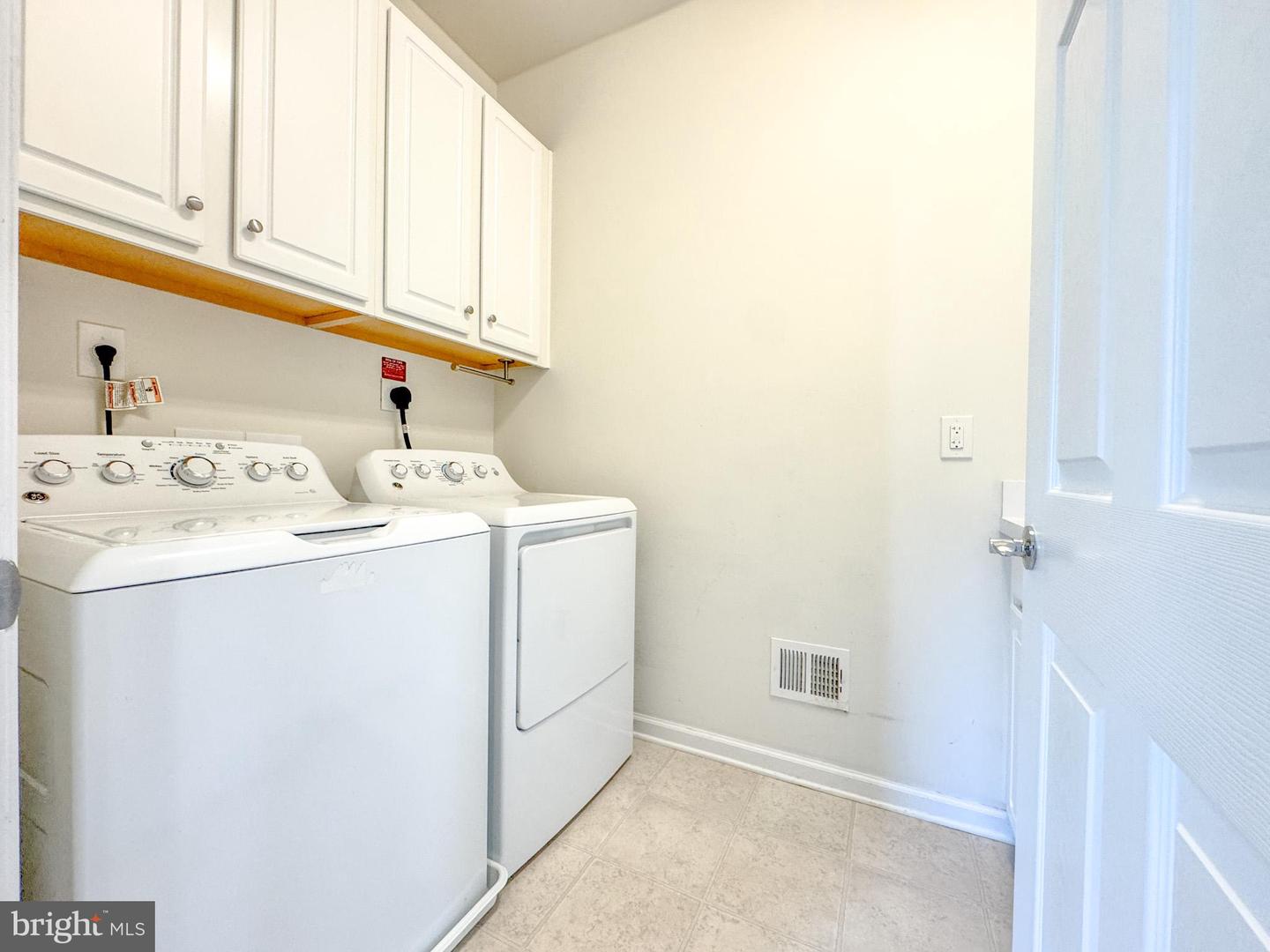 14 PENSACOLA ST, FREDERICKSBURG, Virginia 22406, 2 Bedrooms Bedrooms, ,2 BathroomsBathrooms,Residential,For sale,14 PENSACOLA ST,VAST2038746 MLS # VAST2038746