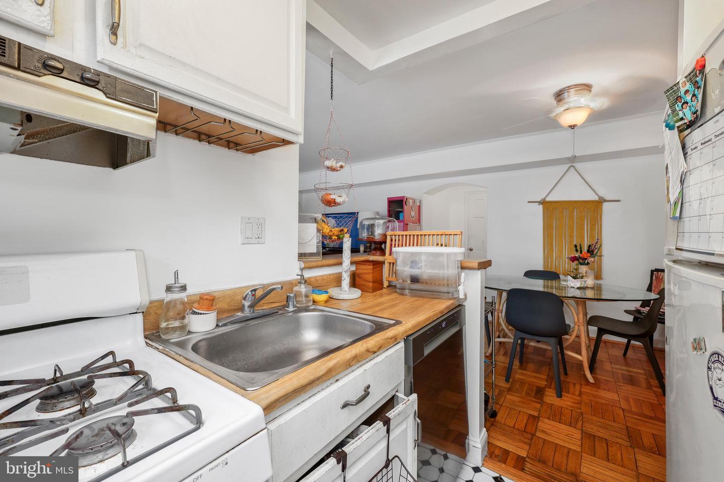 22 S OLD GLEBE RD #5-D, ARLINGTON, Virginia 22204, 2 Bedrooms Bedrooms, ,1 BathroomBathrooms,Residential,For sale,22 S OLD GLEBE RD #5-D,VAAR2057684 MLS # VAAR2057684