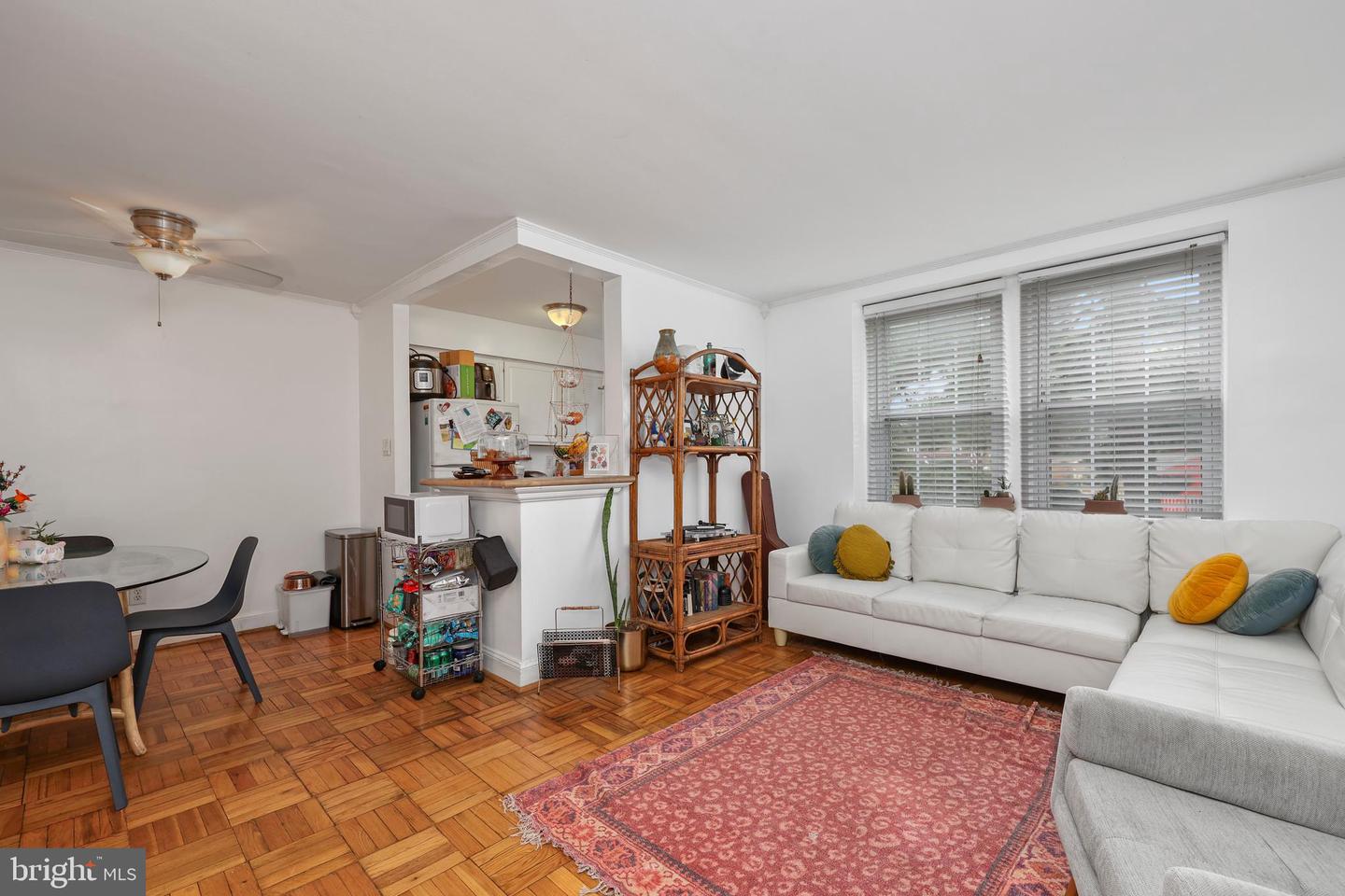 22 S OLD GLEBE RD #5-D, ARLINGTON, Virginia 22204, 2 Bedrooms Bedrooms, ,1 BathroomBathrooms,Residential,For sale,22 S OLD GLEBE RD #5-D,VAAR2057684 MLS # VAAR2057684