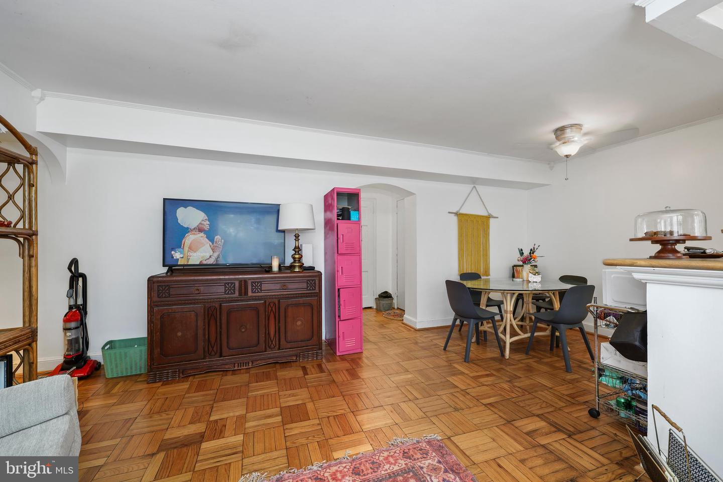 22 S OLD GLEBE RD #5-D, ARLINGTON, Virginia 22204, 2 Bedrooms Bedrooms, ,1 BathroomBathrooms,Residential,For sale,22 S OLD GLEBE RD #5-D,VAAR2057684 MLS # VAAR2057684