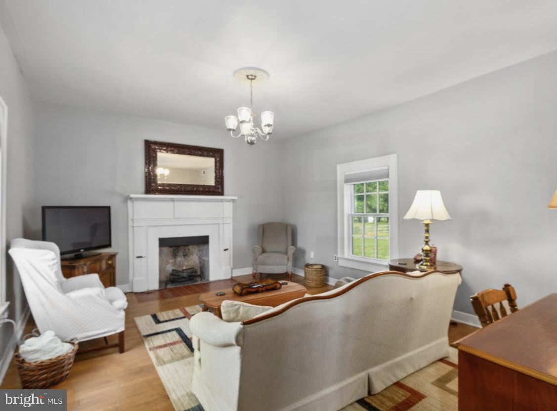 7901 MELTON LN, SPOTSYLVANIA, Virginia 22551, 5 Bedrooms Bedrooms, ,3 BathroomsBathrooms,Residential,For sale,7901 MELTON LN,VASP2033224 MLS # VASP2033224