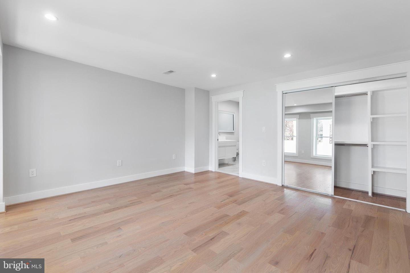 2100 S PIERCE ST, ARLINGTON, Virginia 22202, 5 Bedrooms Bedrooms, ,6 BathroomsBathrooms,Residential,For sale,2100 S PIERCE ST,VAAR2057866 MLS # VAAR2057866