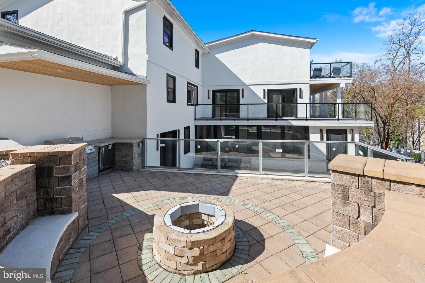 2100 S PIERCE ST, ARLINGTON, Virginia 22202, 5 Bedrooms Bedrooms, ,6 BathroomsBathrooms,Residential,For sale,2100 S PIERCE ST,VAAR2057866 MLS # VAAR2057866
