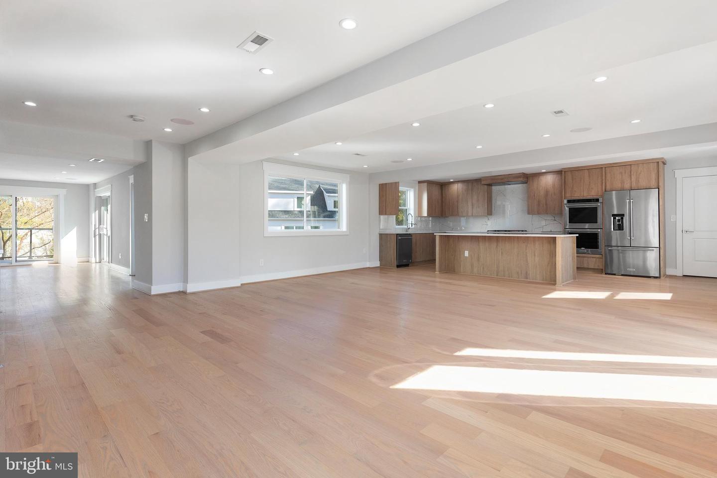2100 S PIERCE ST, ARLINGTON, Virginia 22202, 5 Bedrooms Bedrooms, ,6 BathroomsBathrooms,Residential,For sale,2100 S PIERCE ST,VAAR2057866 MLS # VAAR2057866
