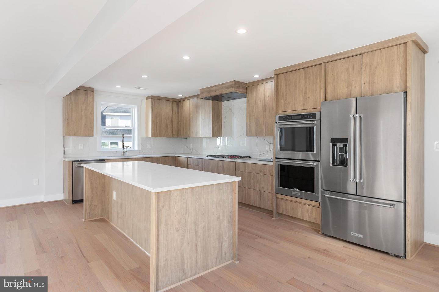 2100 S PIERCE ST, ARLINGTON, Virginia 22202, 5 Bedrooms Bedrooms, ,6 BathroomsBathrooms,Residential,For sale,2100 S PIERCE ST,VAAR2057866 MLS # VAAR2057866