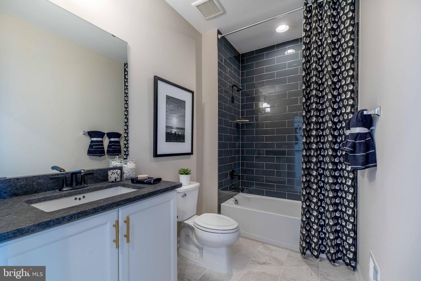 1 BELMONT BAY DR, WOODBRIDGE, Virginia 22191, 2 Bedrooms Bedrooms, ,2 BathroomsBathrooms,Residential,For sale,1 BELMONT BAY DR,VAPW2095080 MLS # VAPW2095080